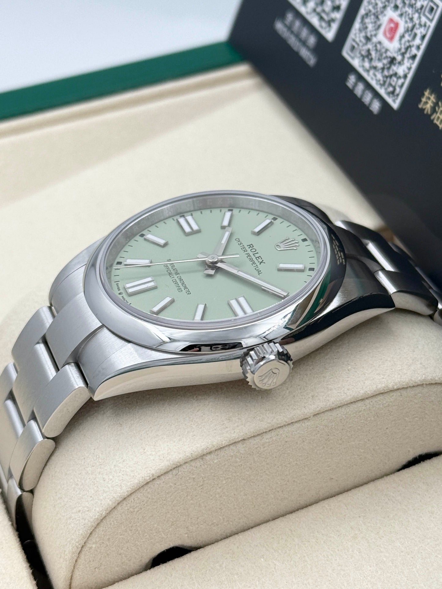 全新 NEW ROLEX 勞力士 OYSTER PERPETUAL 134300 開心果綠 2025年9月