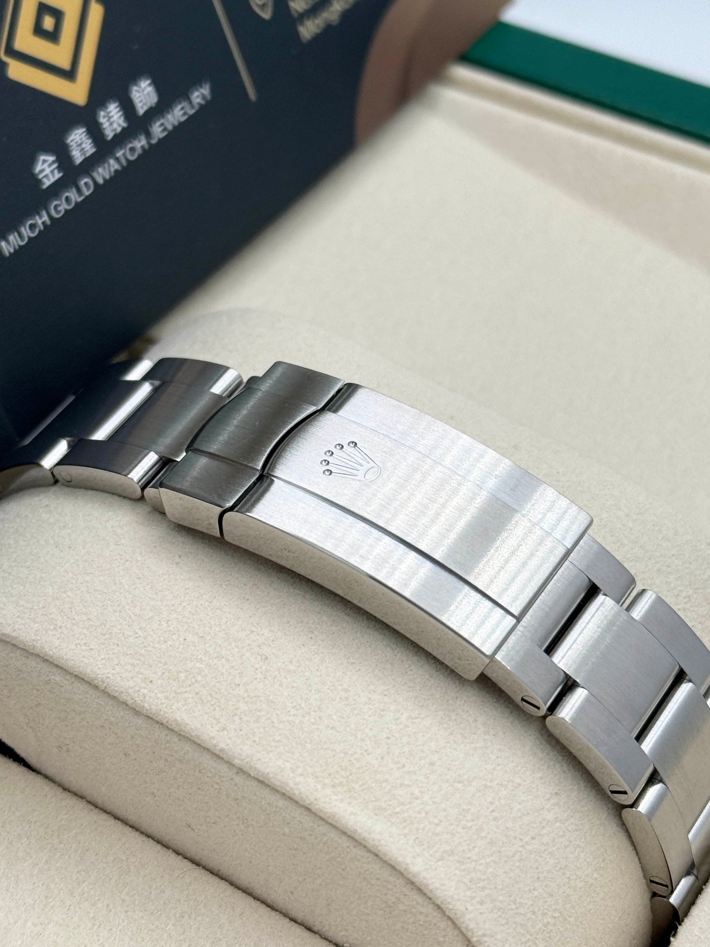 全新 NEW ROLEX 勞力士 OYSTER PERPETUAL 134300 開心果綠 2025年9月