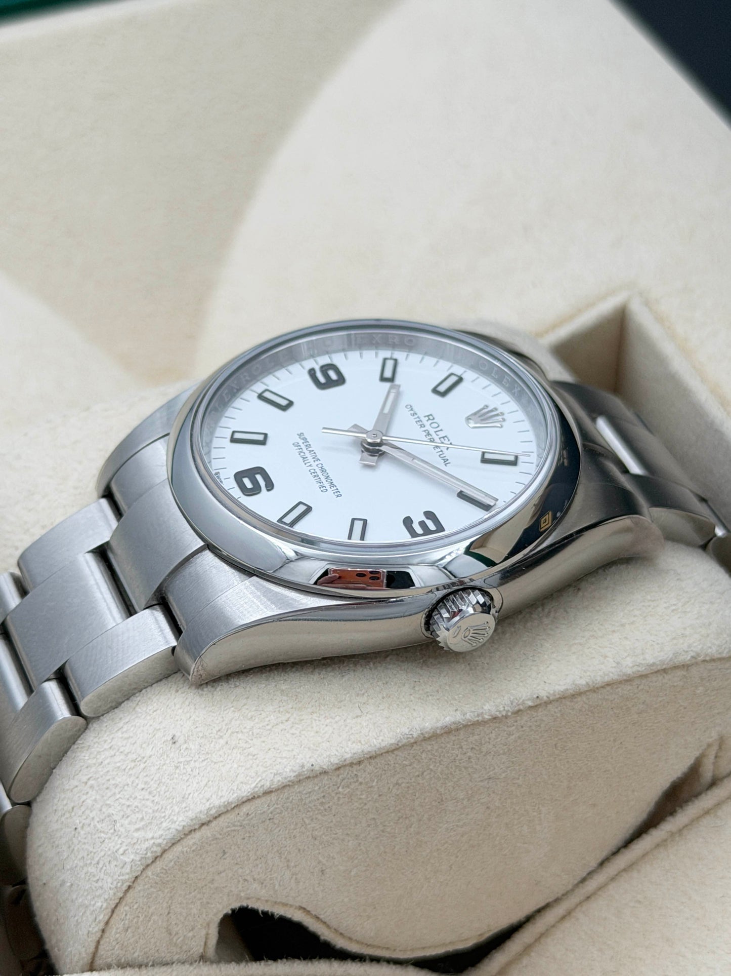 ROLEX 勞力士 OYSTER PERPETUAL 114200 白色面