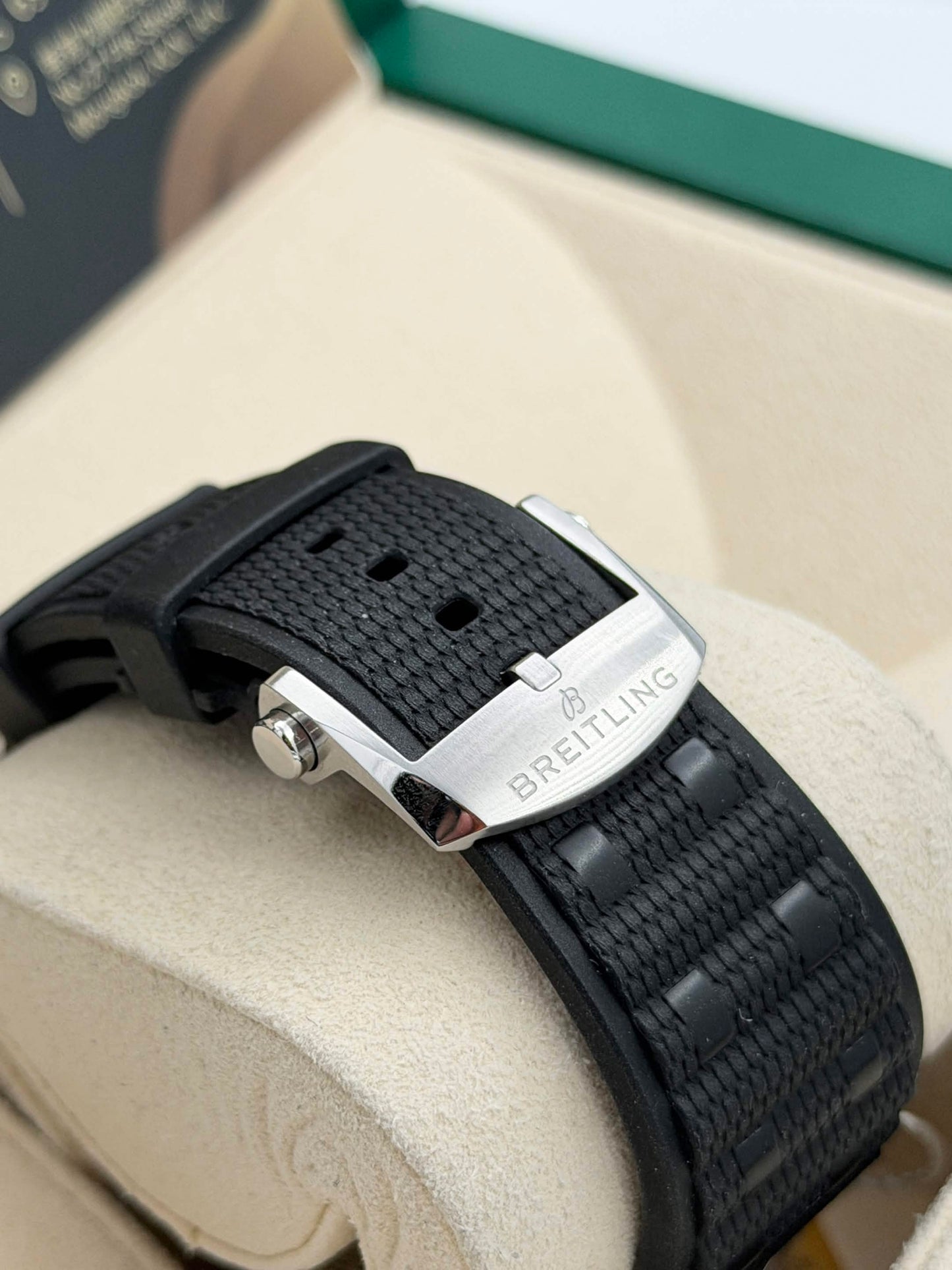 二手 USED BREITLING 百年靈 SUPER CHRONOMAT B01 44 PB0136251C1S1 2025年2月 99.99%新 未打磨 保到2033年2月 全套