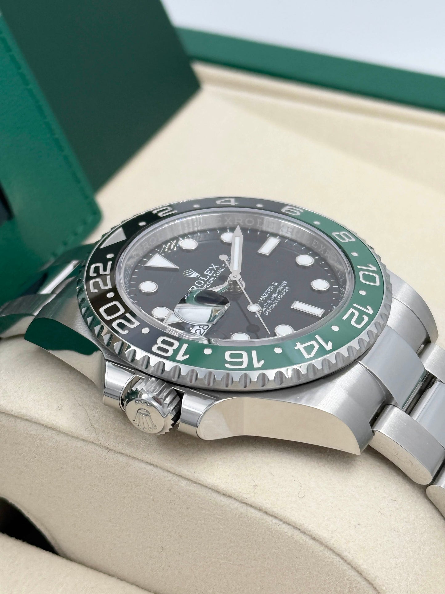 ROLEX 勞力士 GMT-MASTER II 126720VTNR 2025年8月尾 板帶