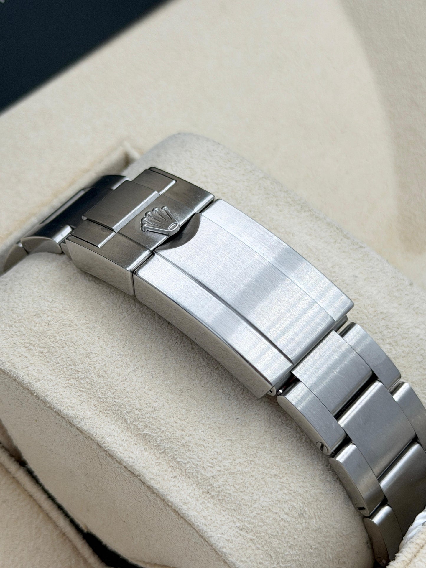 二手 USED ROLEX 勞力士 EXPLORER II 216570 2019年2月 白色 齊格 全套 FULL SET