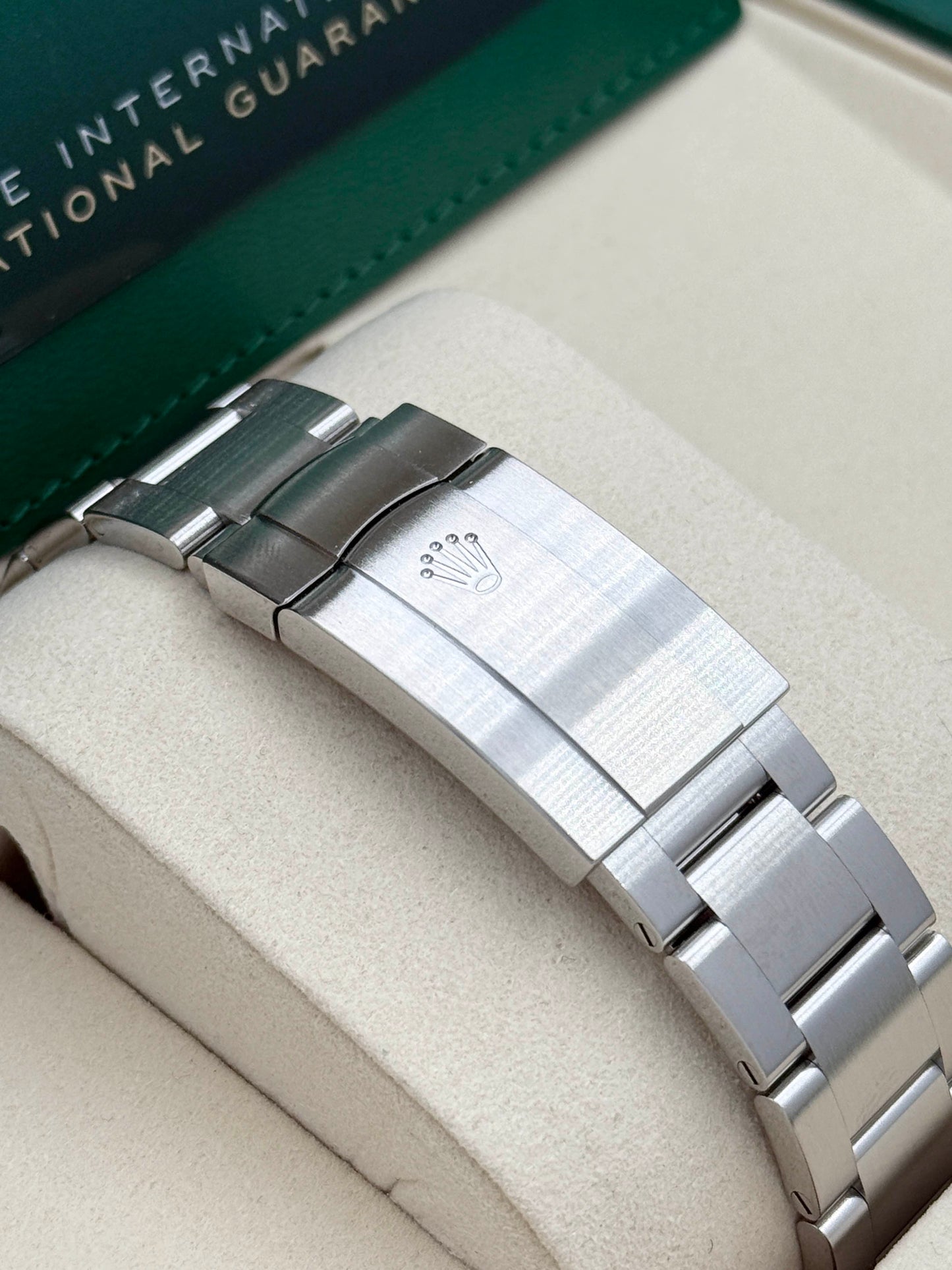 全新 NEW ROLEX 勞力士 OYSTER PERPETUAL 134300 藍色 2025年9月