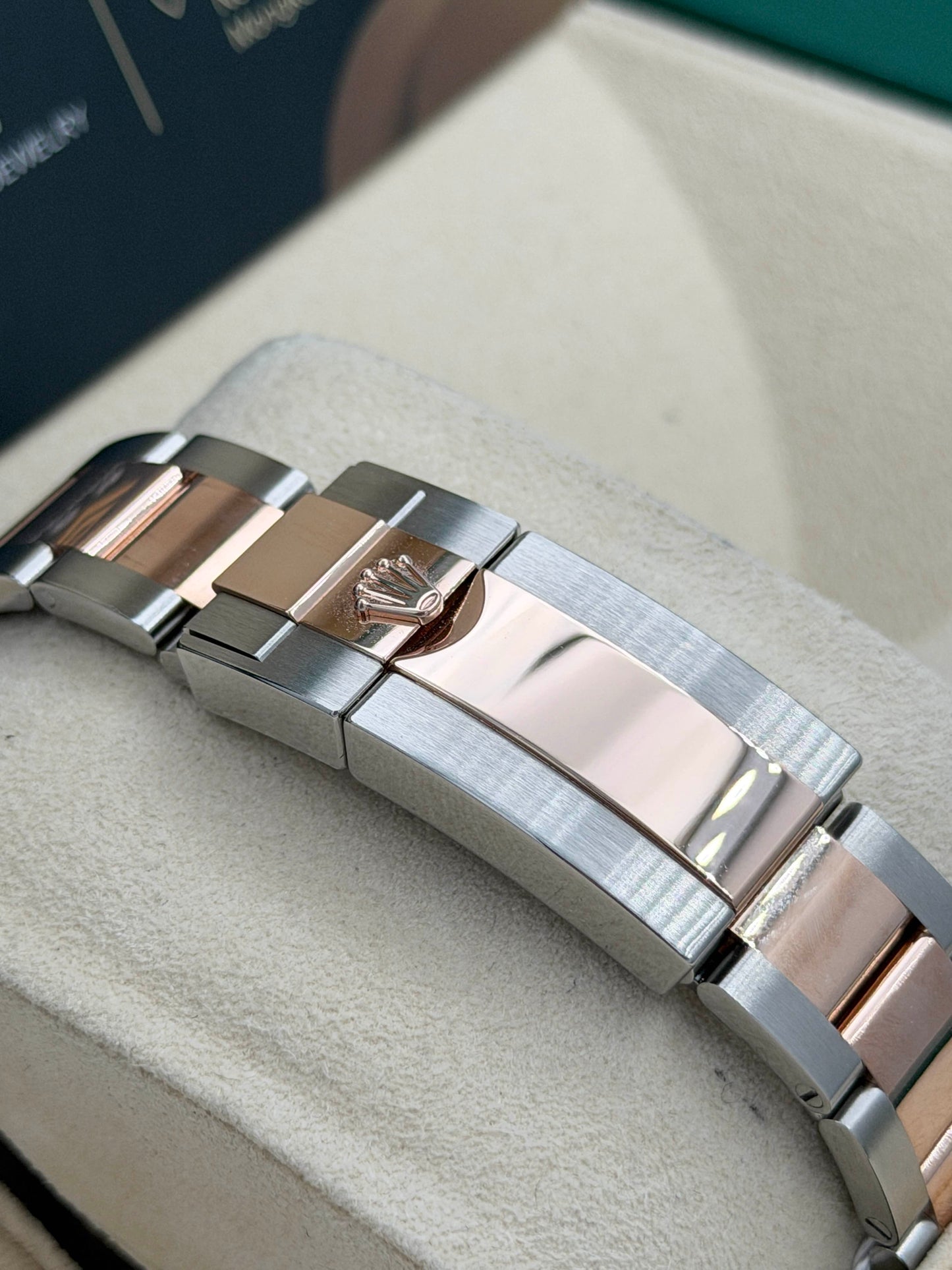 ROLEX 勞力士 GMT-MASTER II 126711CHNR 細沙 99.99%NEW 2024年