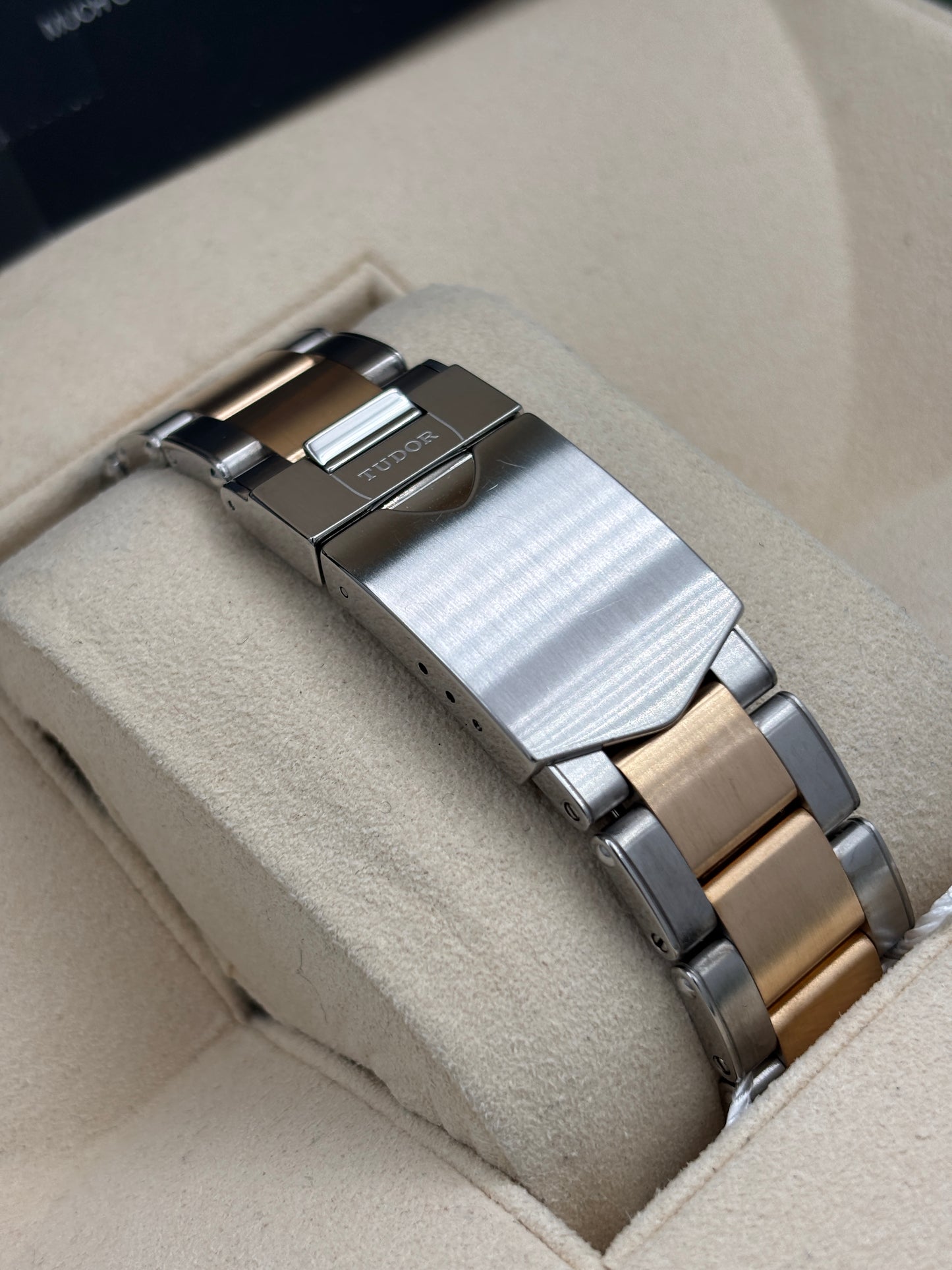 [SOLD OUT]二手 USED  TUDOR 帝舵 BLACK BAY S&amp;G&nbsp; M79733N 黑色 2019年12月 全套 FULL SET AD單