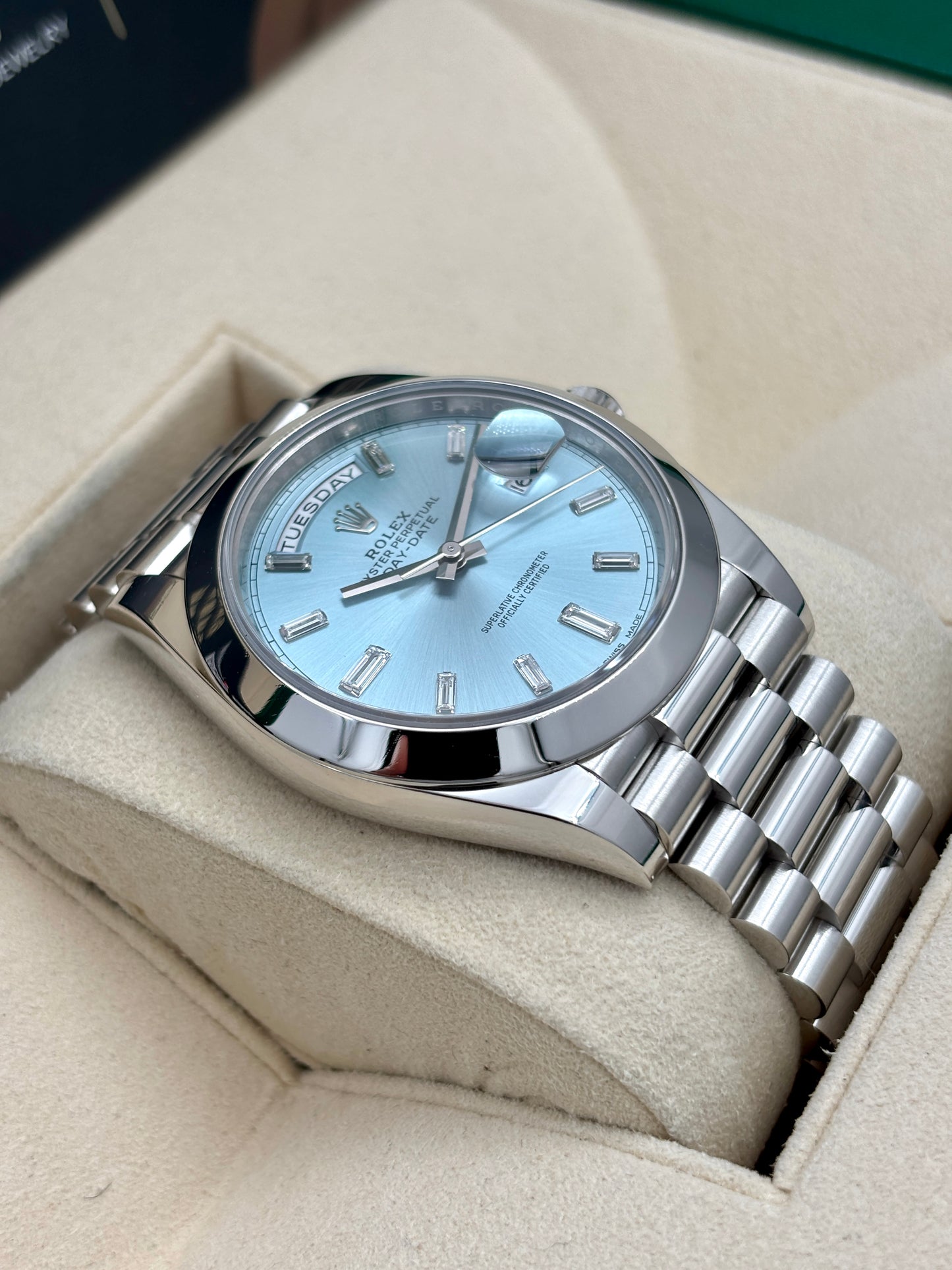[SOLD OUT]二手 USED  ROLEX 勞力士 DAYDATE 228206 鉑金冰藍面方鑽字 2018年6月 保養卡