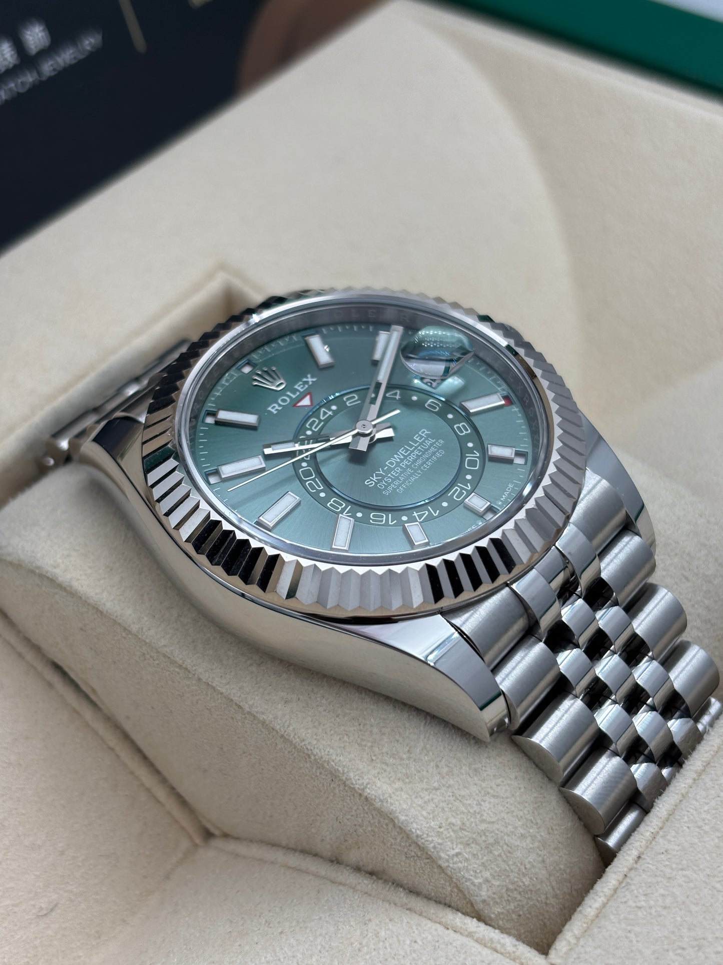 二手 USED  ROLEX 勞力士 SKY-DWELLER 336934 綠色五珠帶 2024年9月 齊格 未打磨 全套 FULL SET