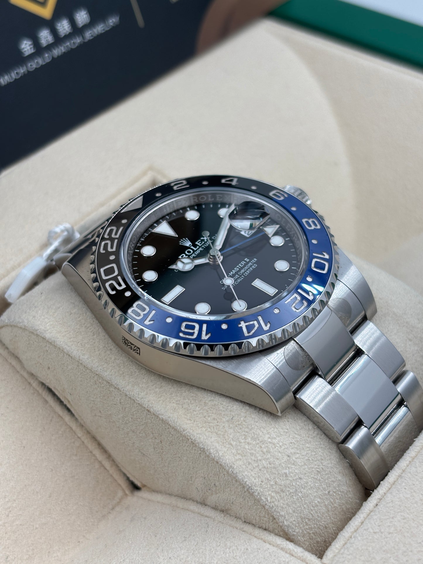 [SOLD OUT]二手 USED  ROEX 勞力士 GMT-MASTER II 126710BLNR 黑色 2024年12月 大量膠紙 99.9%新 全套 FULL SET