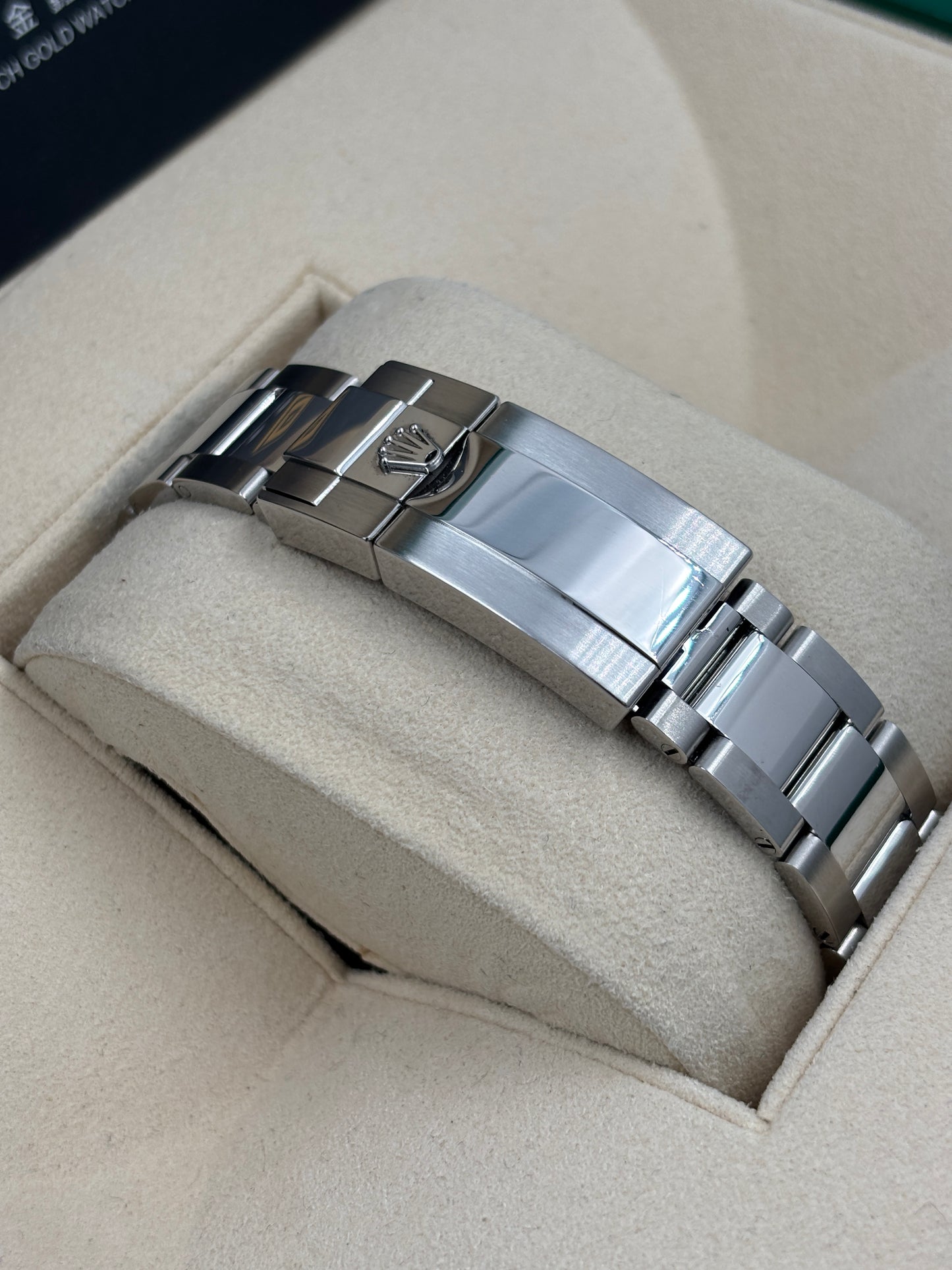 [SOLD OUT]二手 USED  ROEX 勞力士 GMT-MASTER II 126710BLNR 黑色 2024年12月 大量膠紙 99.9%新 全套 FULL SET