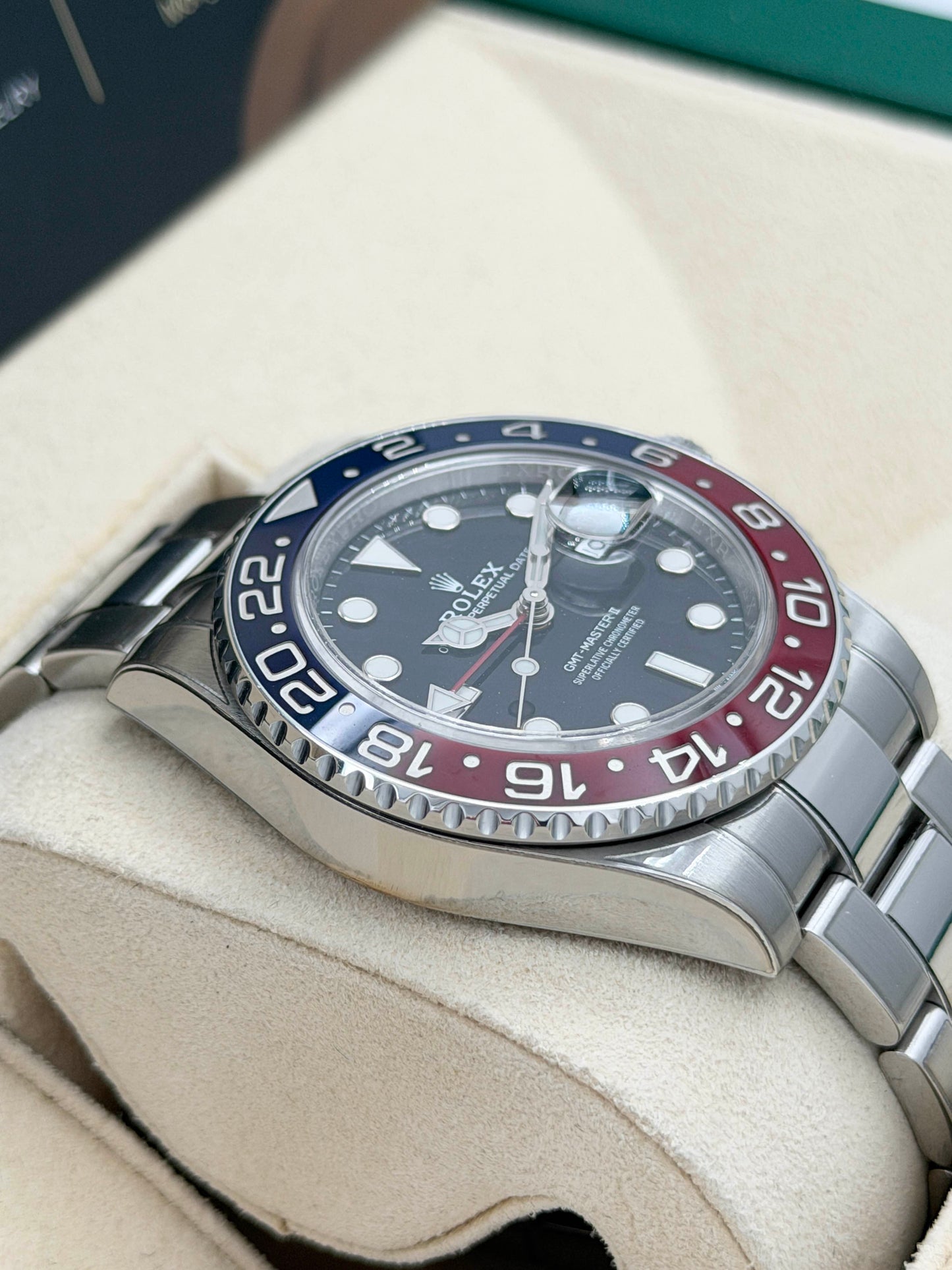 二手 Used ROLEX 勞力士 GMT-MASTER II 126710BLRO 2021年 百事圈 板帶