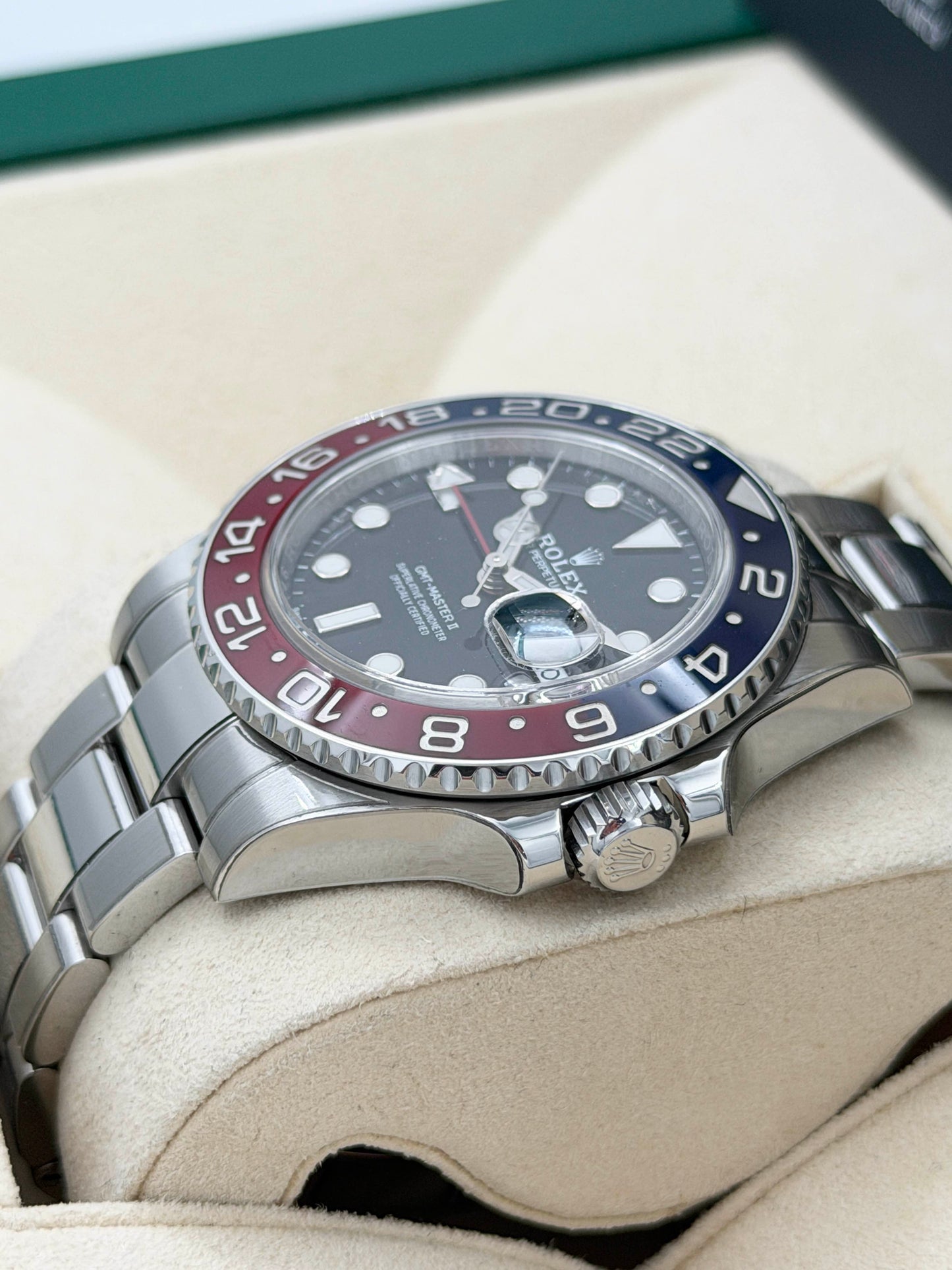 二手 Used ROLEX 勞力士 GMT-MASTER II 126710BLRO 2021年 百事圈 板帶