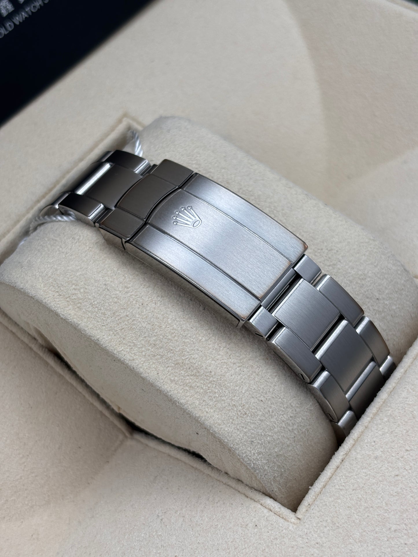 二手 USED  ROLEX 勞力士 OYSTER PERPETUAL 134300 米色 2025年7月 未打磨 99.99新 全套 FULL SET