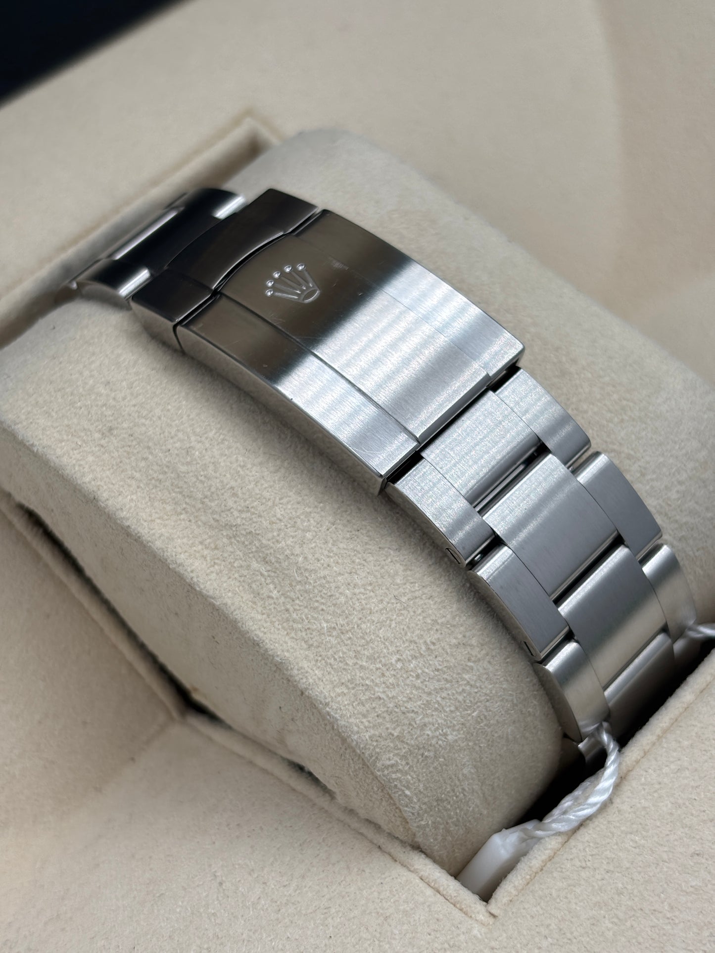 二手 USED  ROLEX 勞力士 OYSTER PERPETUAL 134300 薰衣草紫 2025年12月 未打磨 99.99%新 全套 FULL SET