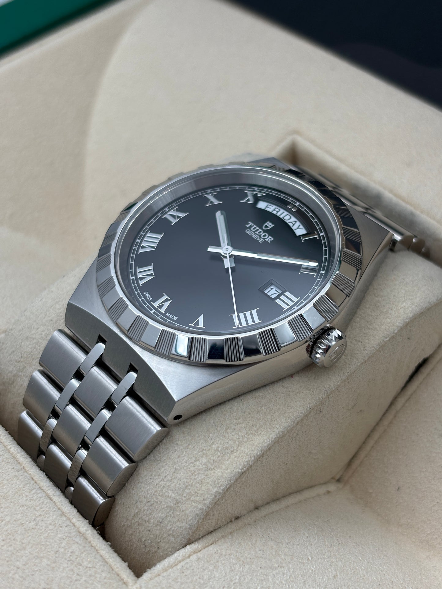 [SOLD OUT]二手 USED  TUDOR 帝舵 ROYAL 28600 黑色 淨錶 WATCH ONLY