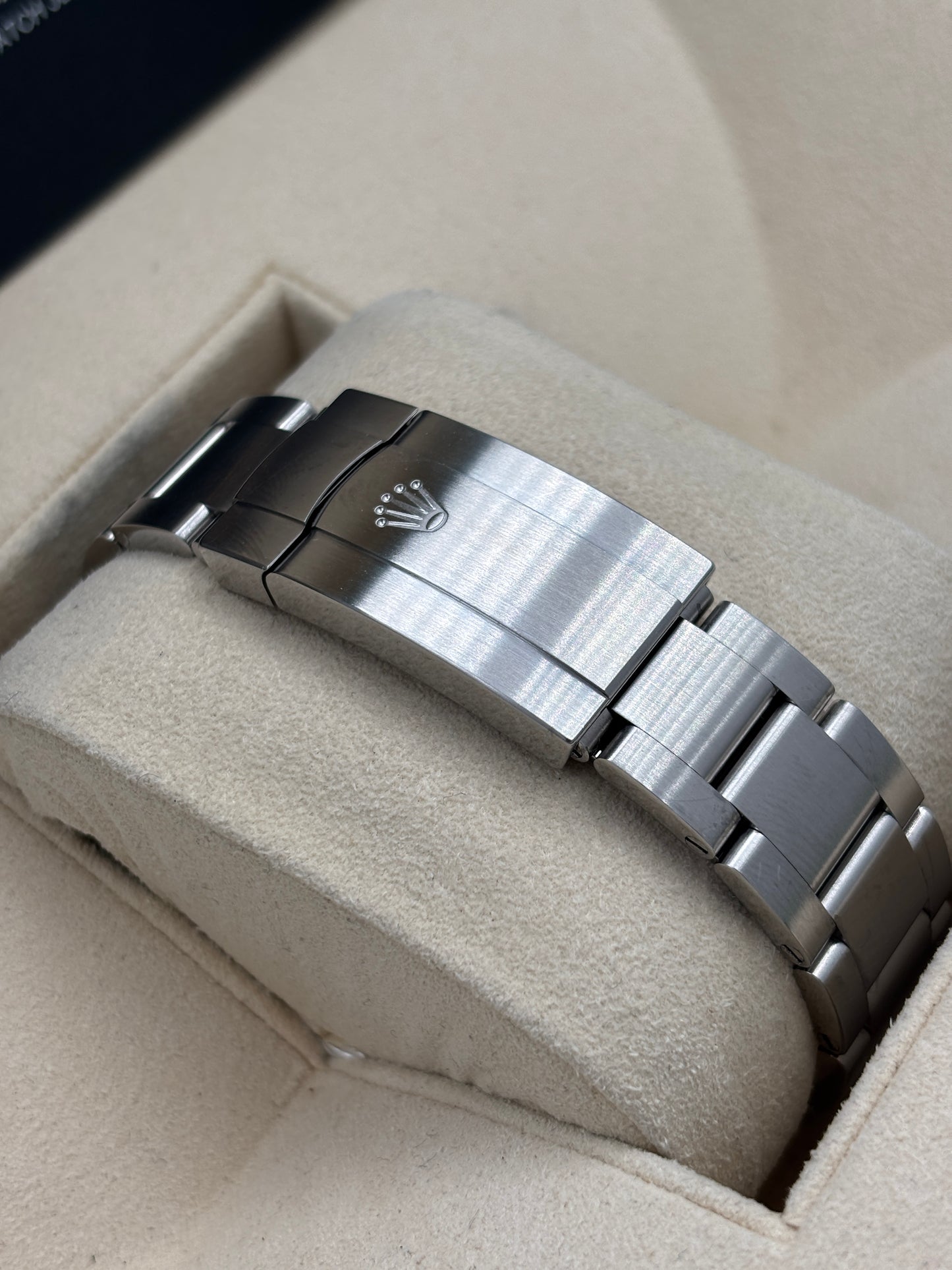 二手 USED  ROLEX 勞力士 OYSTER PERPETUAL 126000 薰衣草紫色 2025年12月 未打磨 99.99%新 全套 FULL SET
