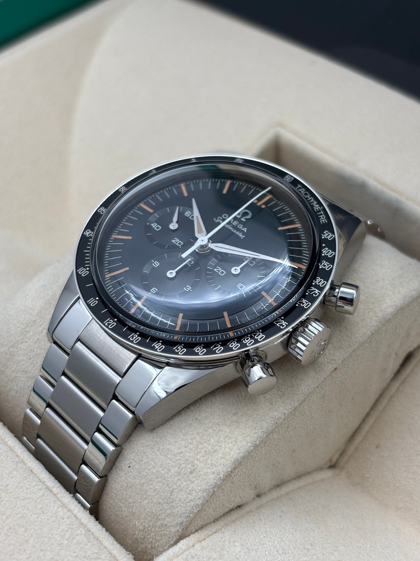 二手 USED OMEGA 歐米茄 SPEEDMASTER 'FIRST OMEGA IN SPACE' 310.30.40.50.06.001 黑色 2025年 手動上鏈 全套 FULL SET