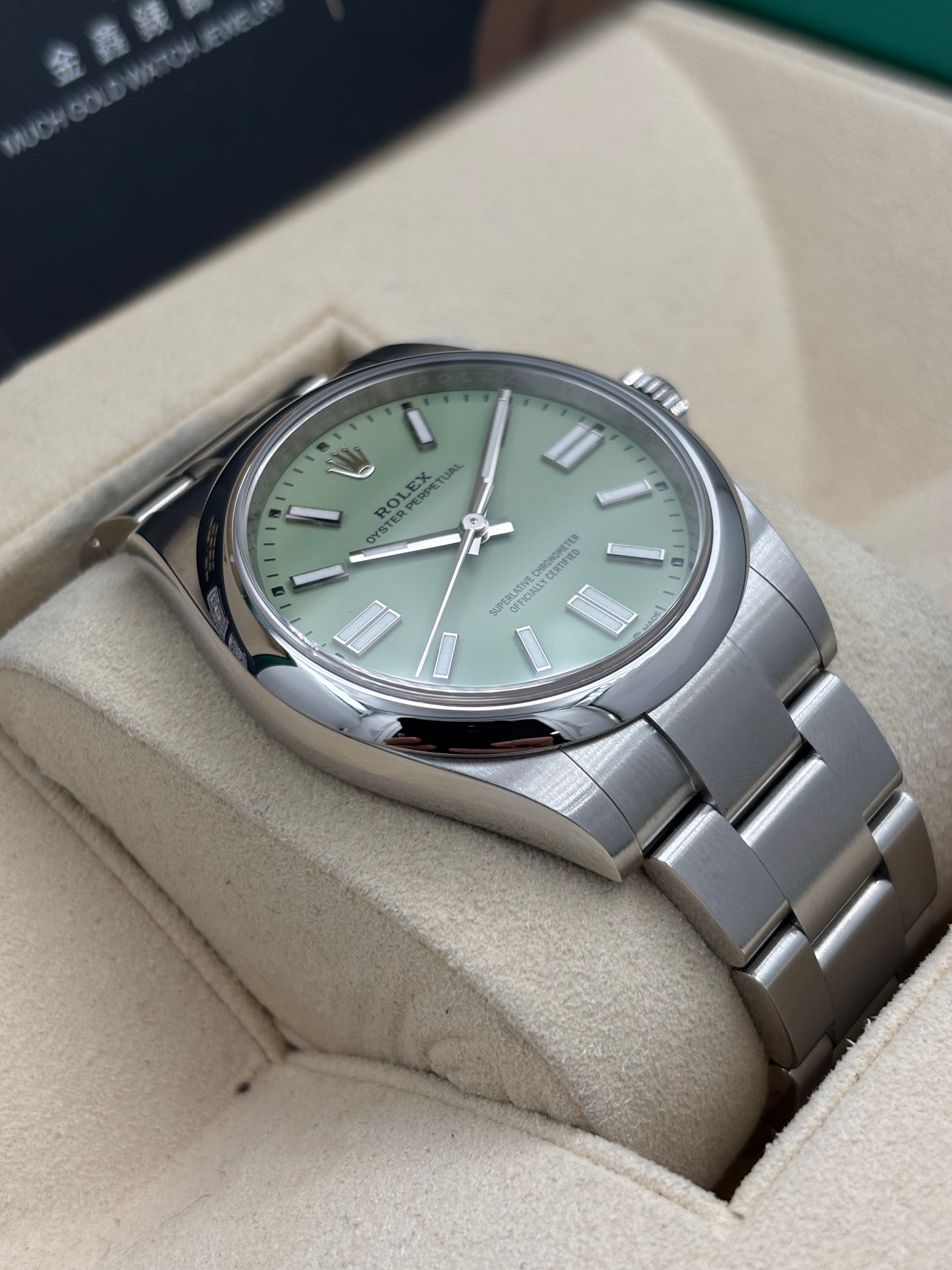 二手 USED  ROLEX 勞力士 OYSTER PERPETUAL 134300 開心果綠色 2026年5月 未打磨 全套 FULL SET