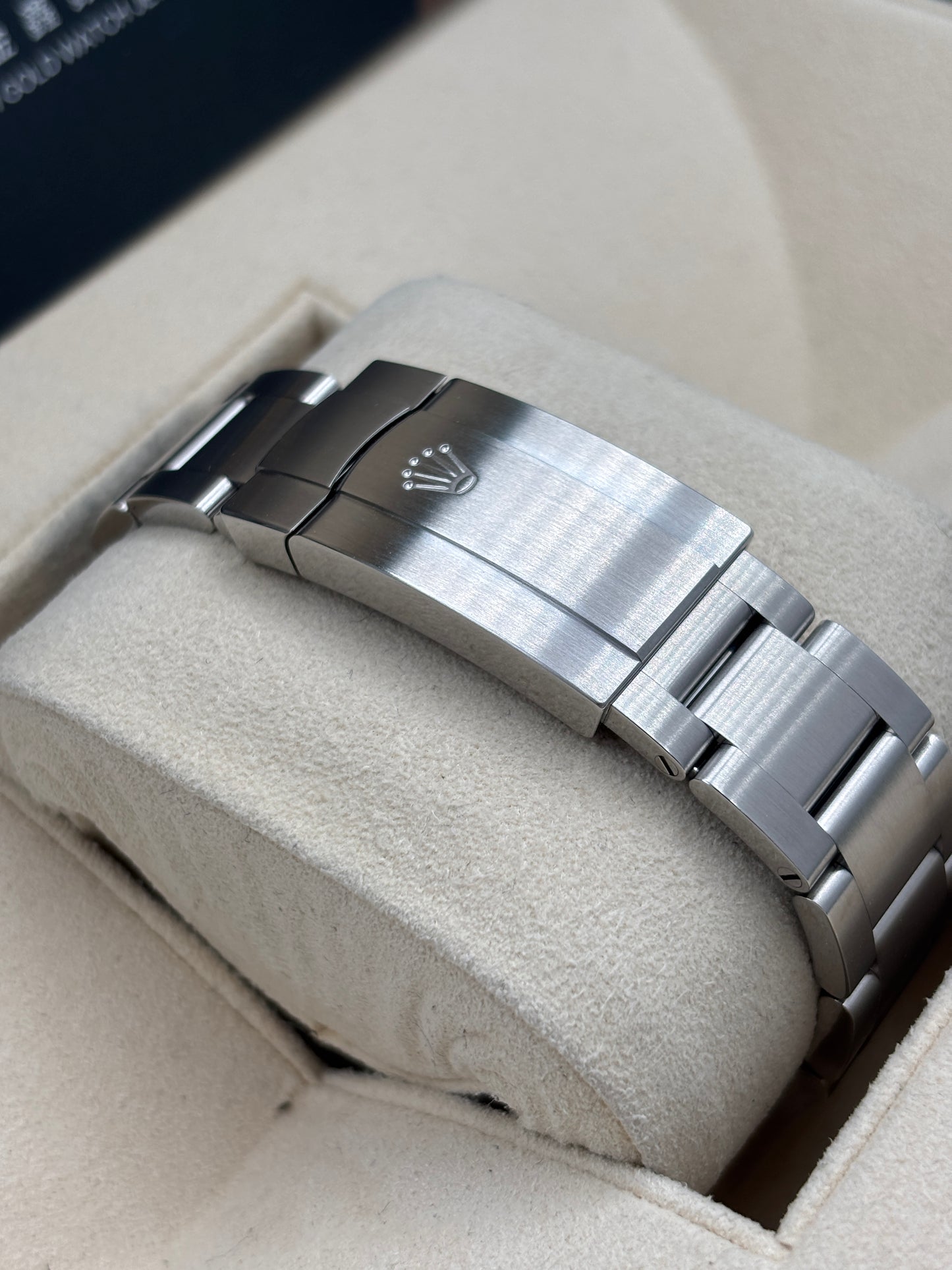 全新 NEW  ROLEX 勞力士 OYSTER PERPETUAL 126000 紀念花紋 2026年7月 木紋保卡 全套 FULL SET