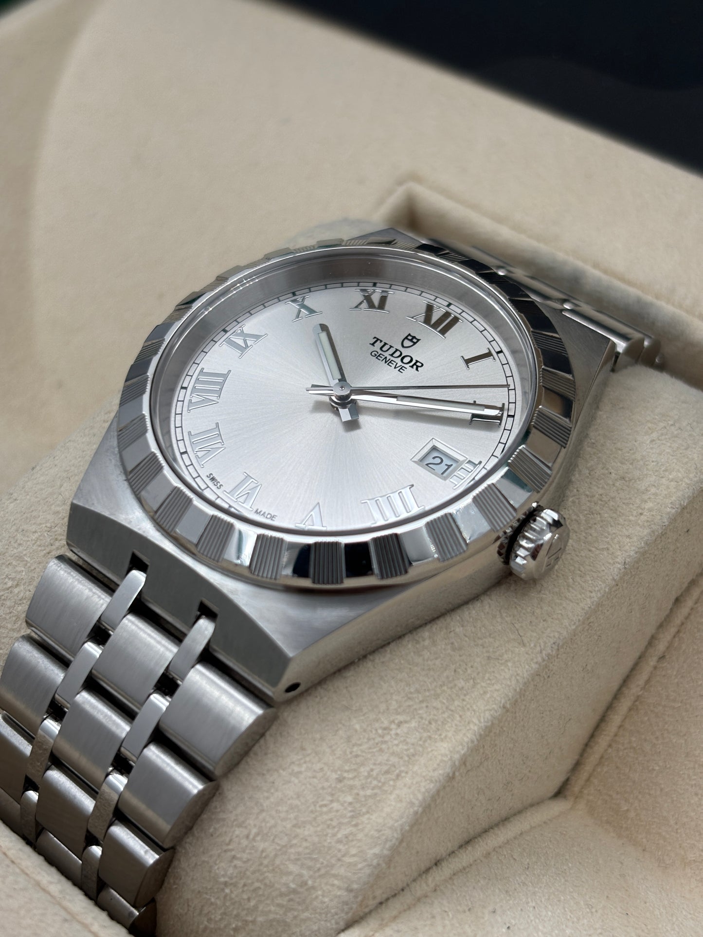 二手 USED  TUDOR 帝舵 ROYAL 28500 銀色 2022年11月 保養卡