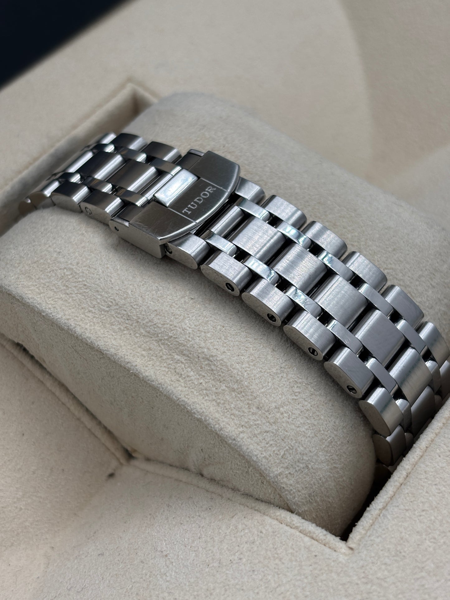 二手 USED  TUDOR 帝舵 ROYAL 28500 銀色 2022年11月 保養卡