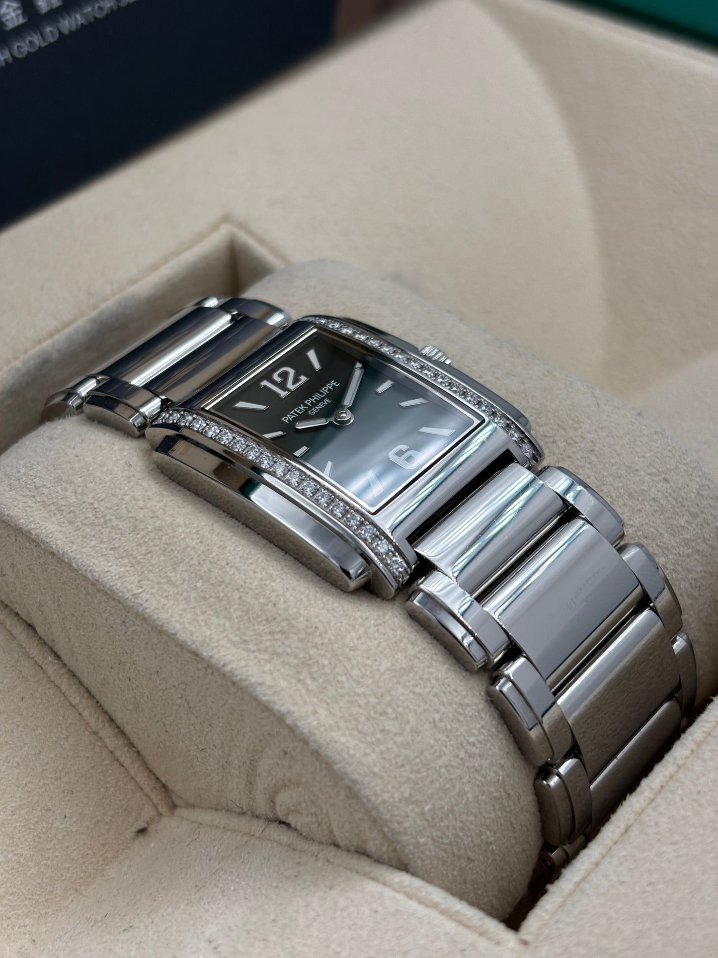 二手 USED  PATEK PHILIPPE 百達翡麗 TWENTY 4910/1200A 綠色 2024年12月 全套 FULL SET
