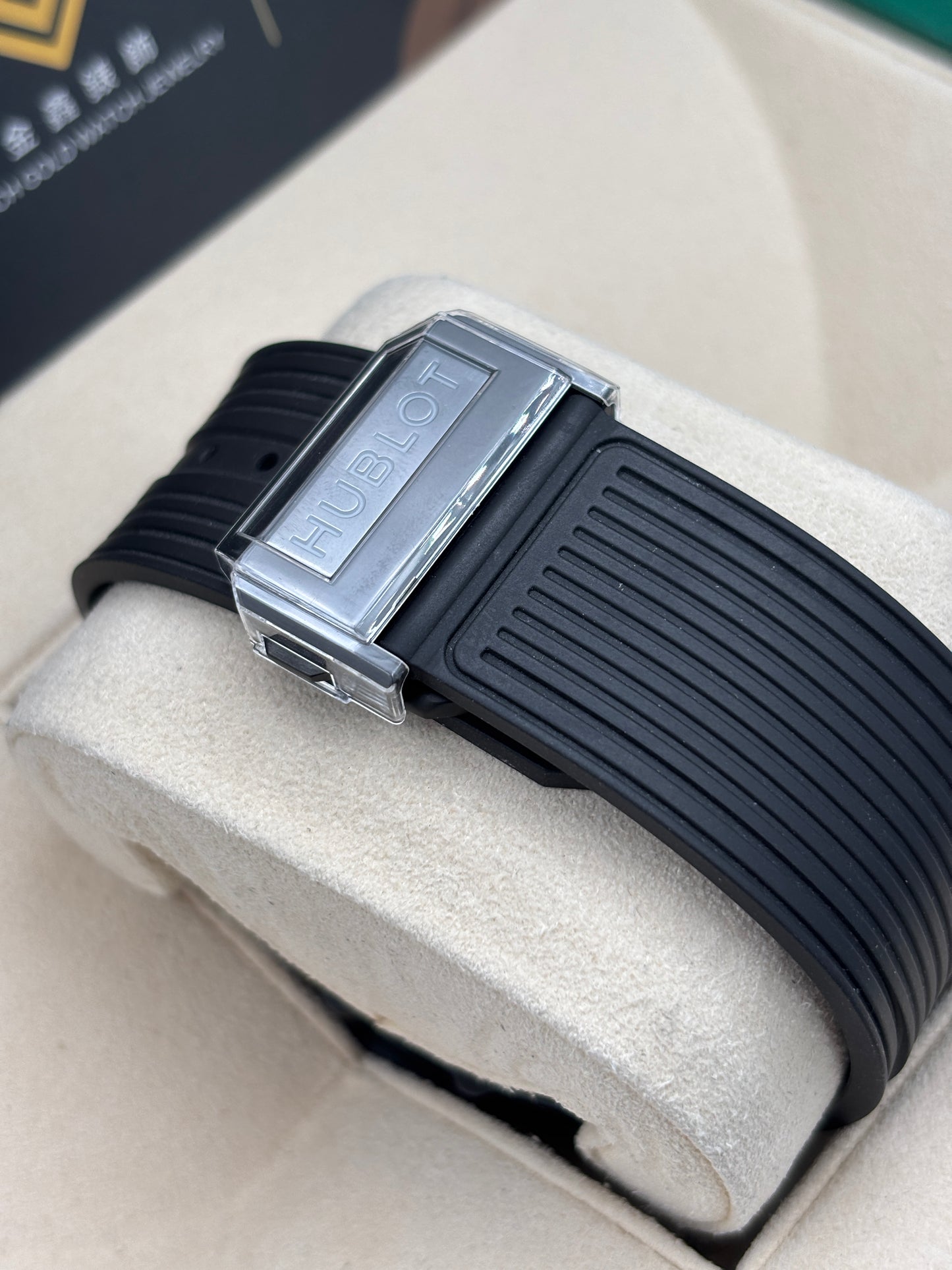 二手 USED  HUBLOT 宇舶 BIG BANG 黑色 614.CI.1170.RX 2022年2月 手動上鍊 99.99%新 全套 FULL SET