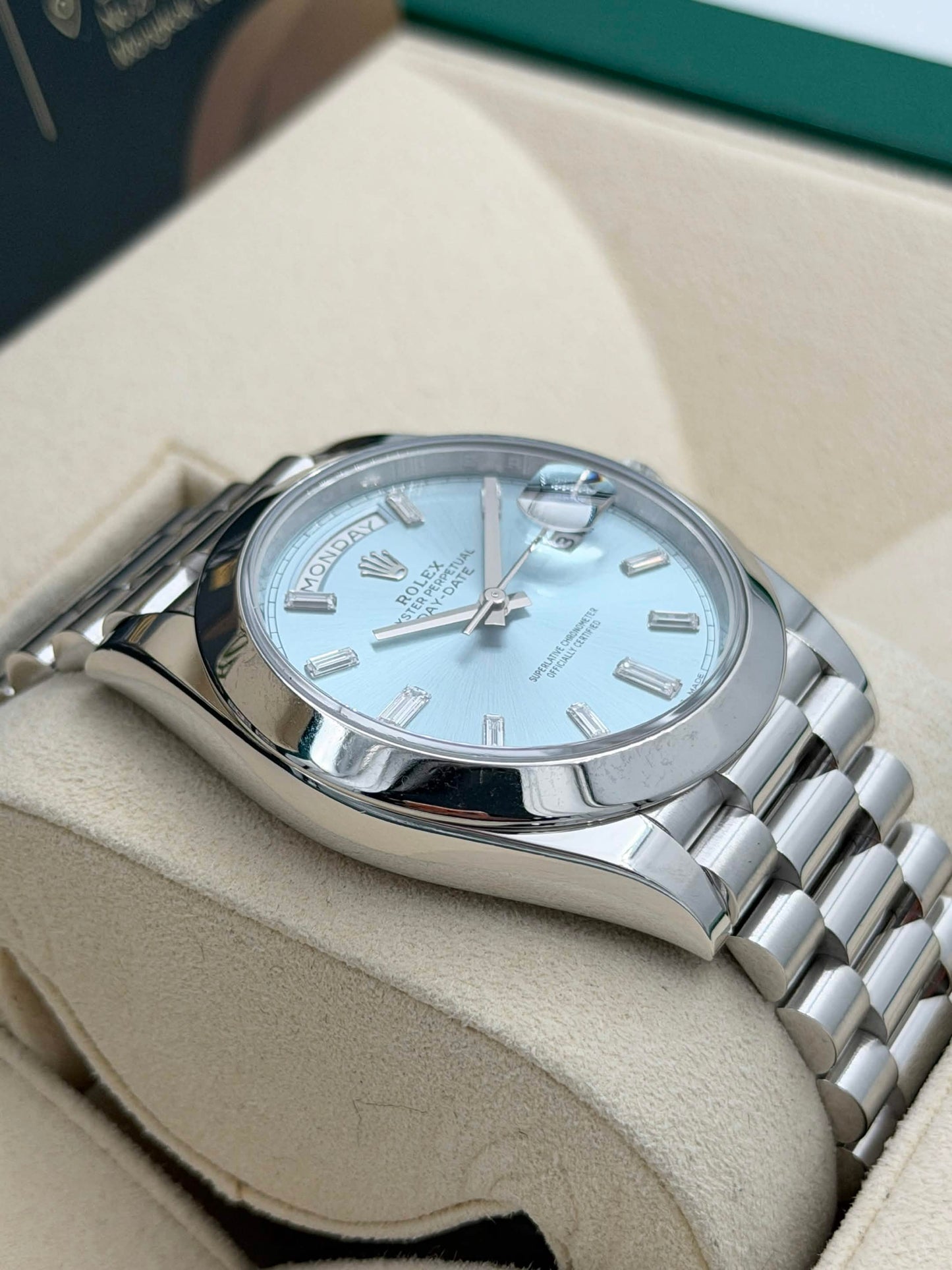 [SOLD OUT]二手 USED ROLEX 勞力士 DAY-DATE 40 228206 冰藍面方鑽字 鉑金 2018年6月