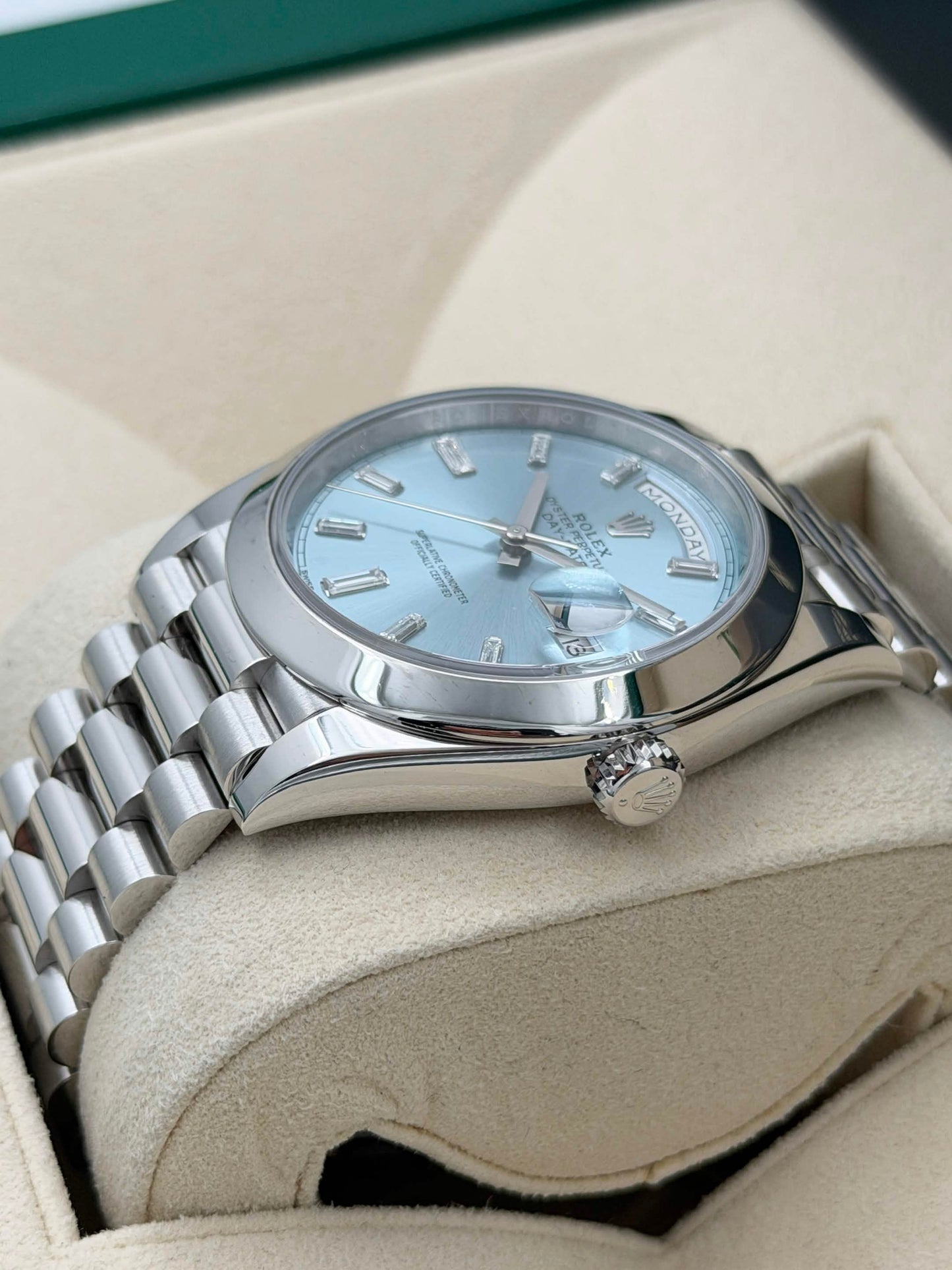 [SOLD OUT]二手 USED ROLEX 勞力士 DAY-DATE 40 228206 冰藍面方鑽字 鉑金 2018年6月