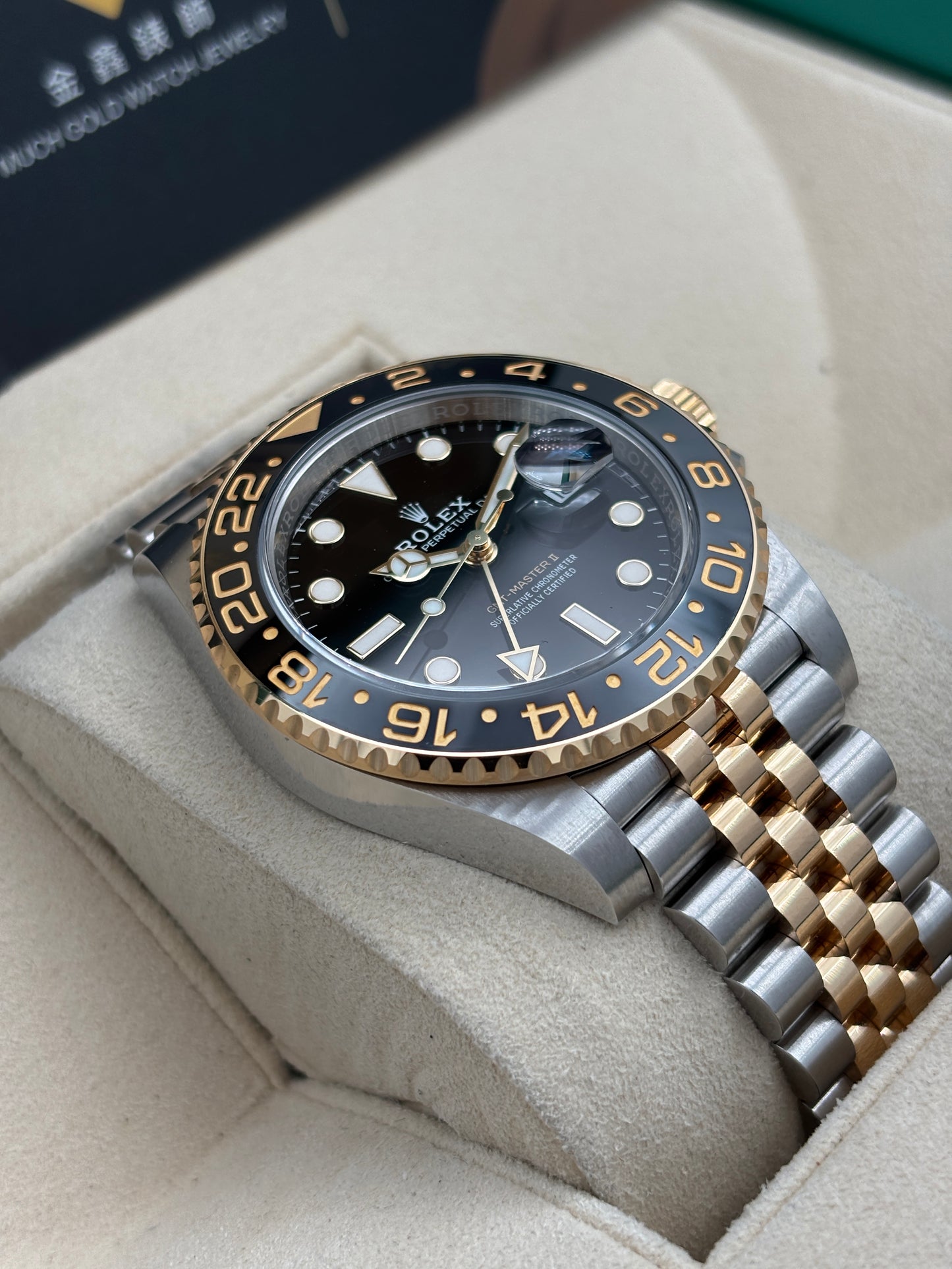 二手 USED  ROLEX 勞力士 GMT-MASTER II 126713GRNR 黑色 2025年12月 未打磨 齊格 全套 FULL SET