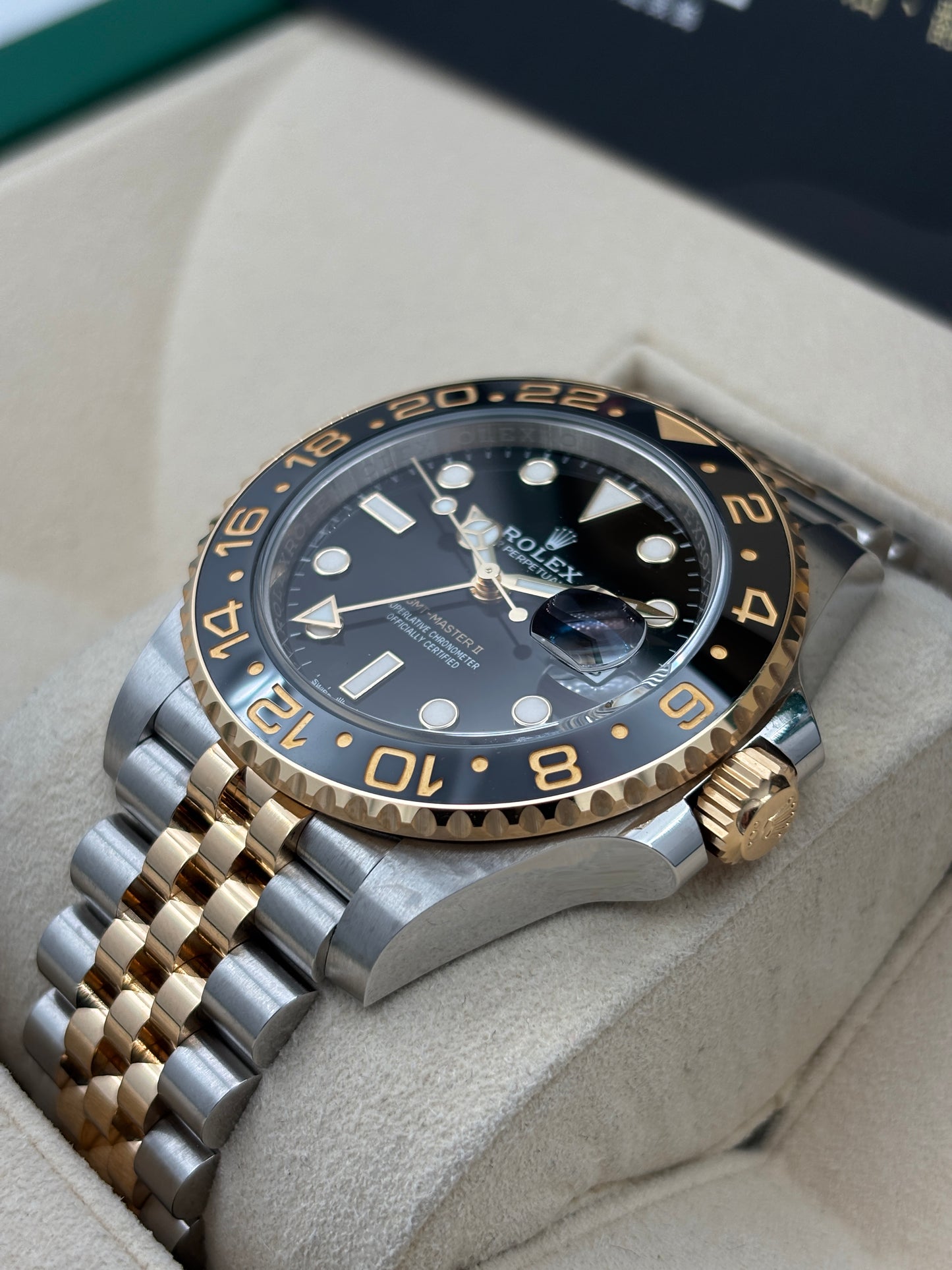 二手 USED  ROLEX 勞力士 GMT-MASTER II 126713GRNR 黑色 2025年12月 未打磨 齊格 全套 FULL SET