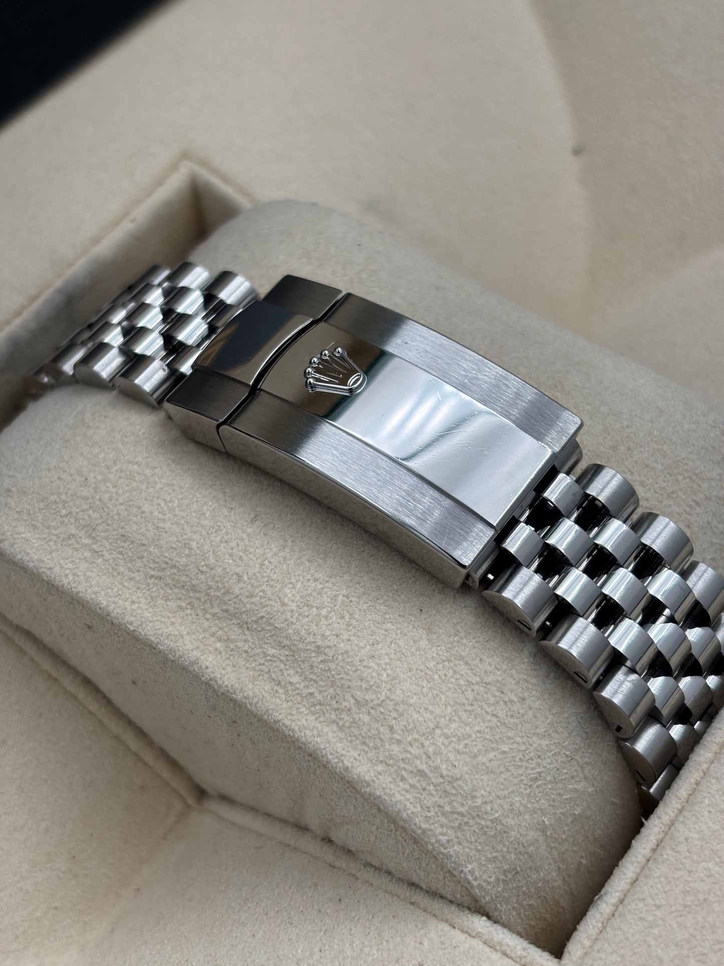 二手 USED  ROLEX DATEJUST 126334 黑色鑽石字 2025年9月 未打磨 全套 FULL SET