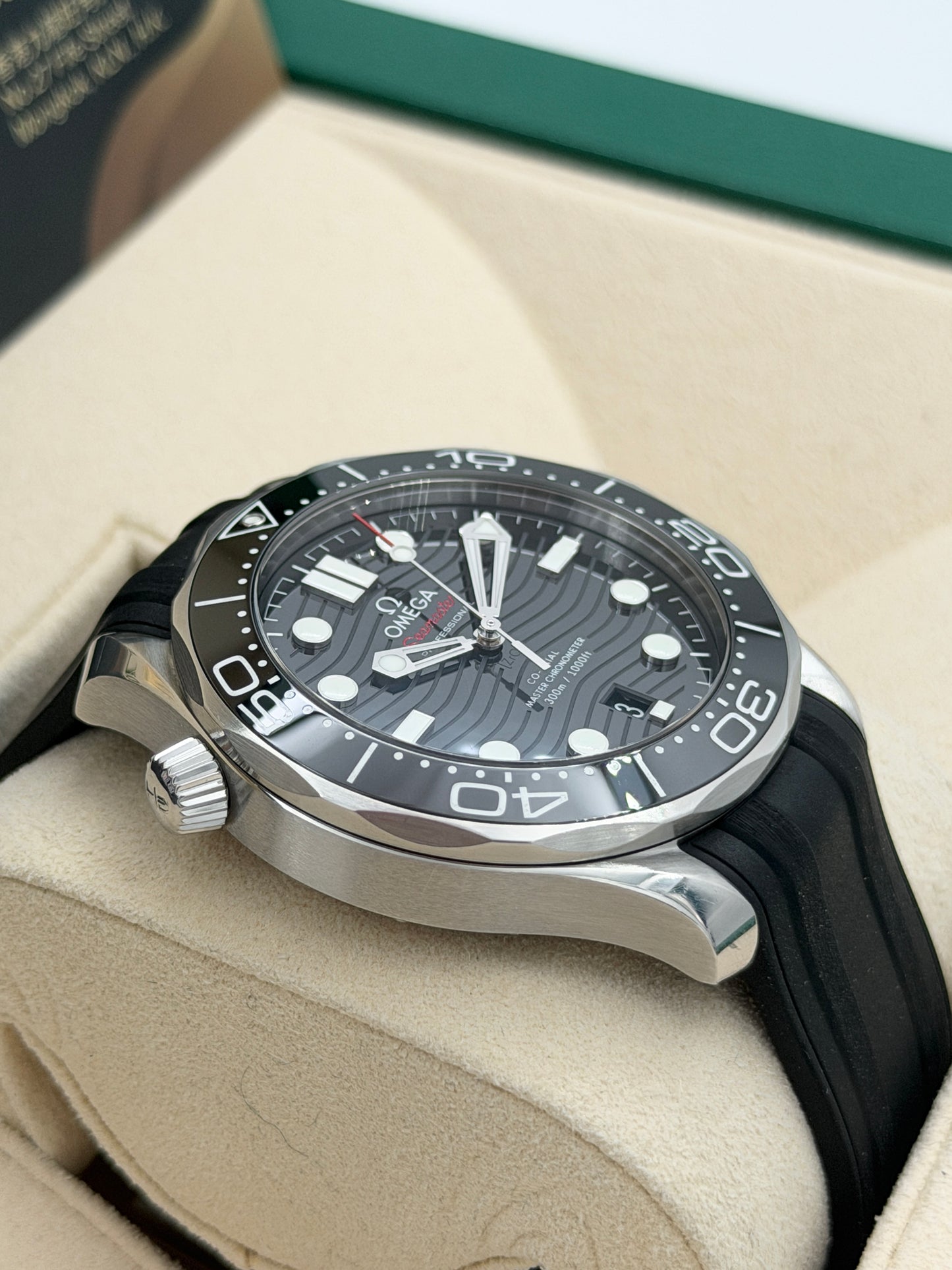 [SOLD OUT]二手 USED  OMEGA 歐米茄 SEAMASTER 210.32.42.20.01.001 黑色 2021年2月 膠帶 全套 FULL SET