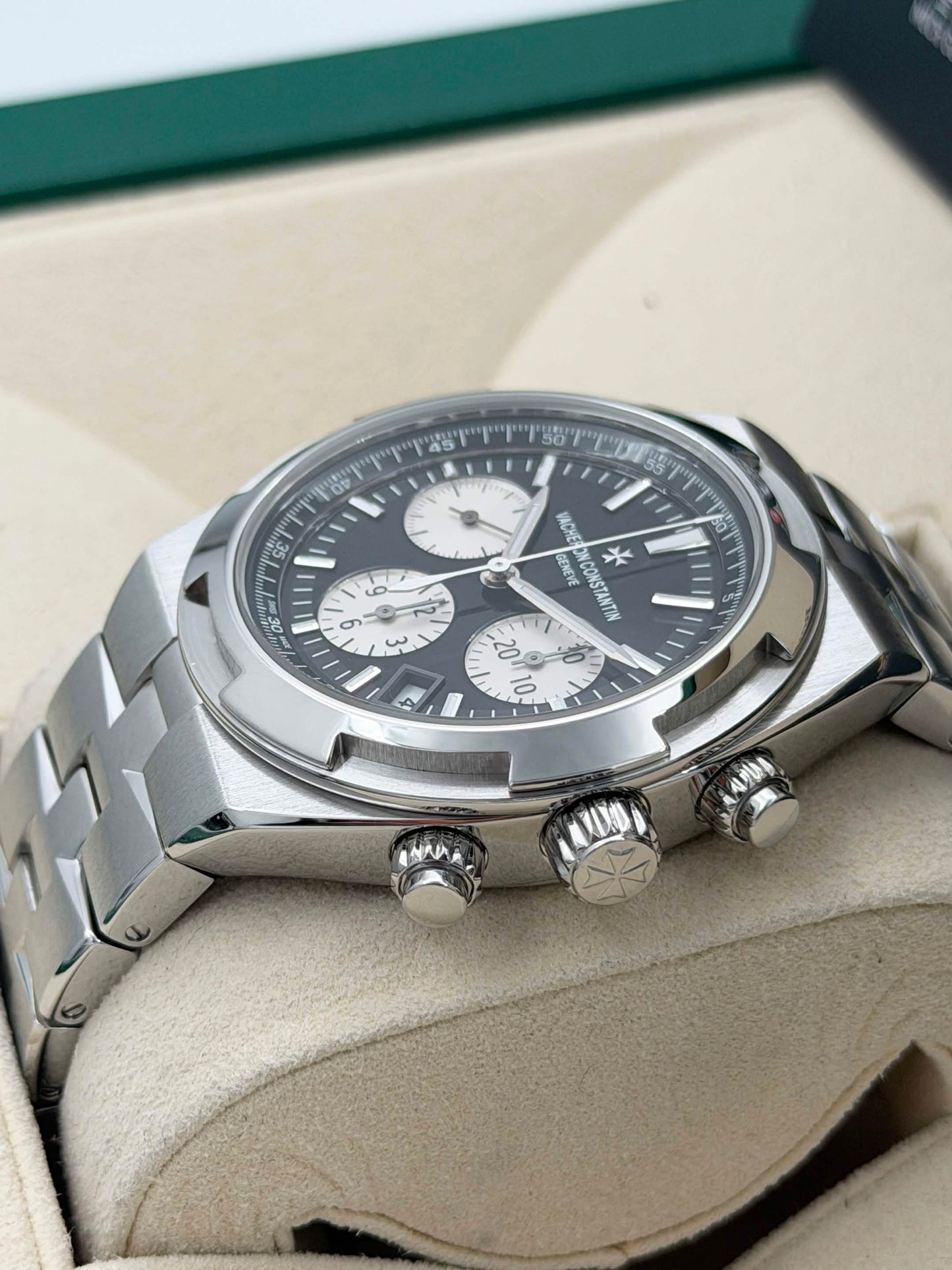 二手 USED VACHERON CONSTANTIN 江詩丹頓 OVERSEAS 5500V/110A-B481 黑色面 2020年12月 全套 跟三條錶帶
