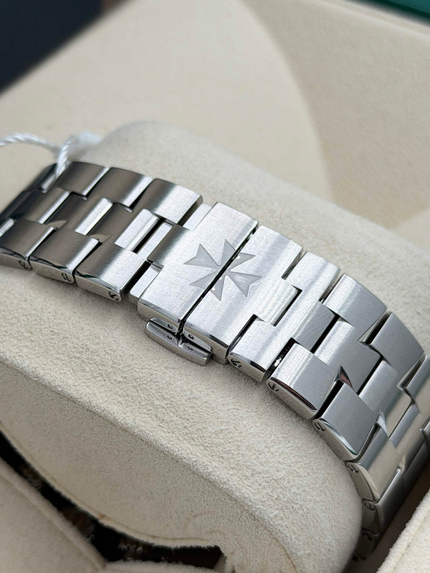 二手 USED VACHERON CONSTANTIN 江詩丹頓 OVERSEAS 5500V/110A-B481 黑色面 2020年12月 全套 跟三條錶帶