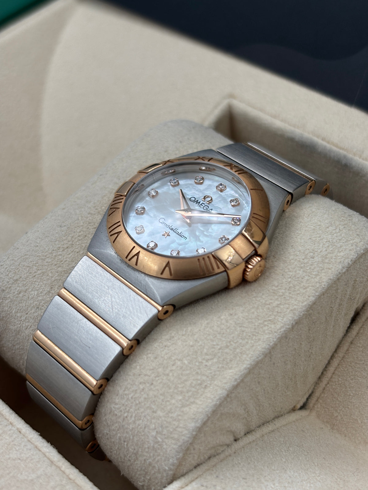 二手 USED  OMEGA 歐米茄 CONSTELLATION QUARTZ 123.20.27.60.55.001 鑲鑽貝殼面 2015年1月 石英機芯 全套 FULL SET