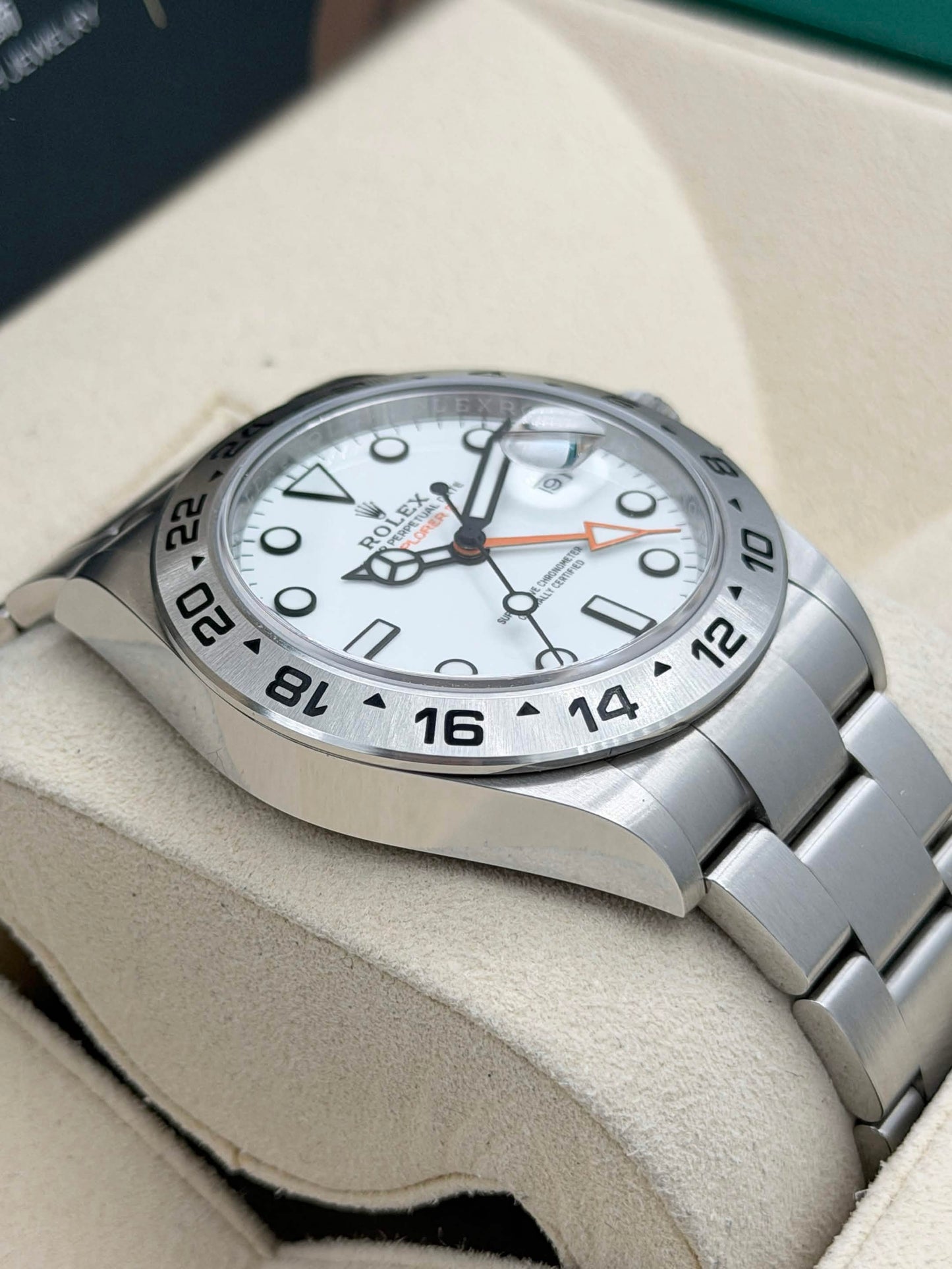 二手 USED ROLEX 勞力士 EXPLORER II 226570 2026年2月 大白橙 99.99%新 未打磨 全套