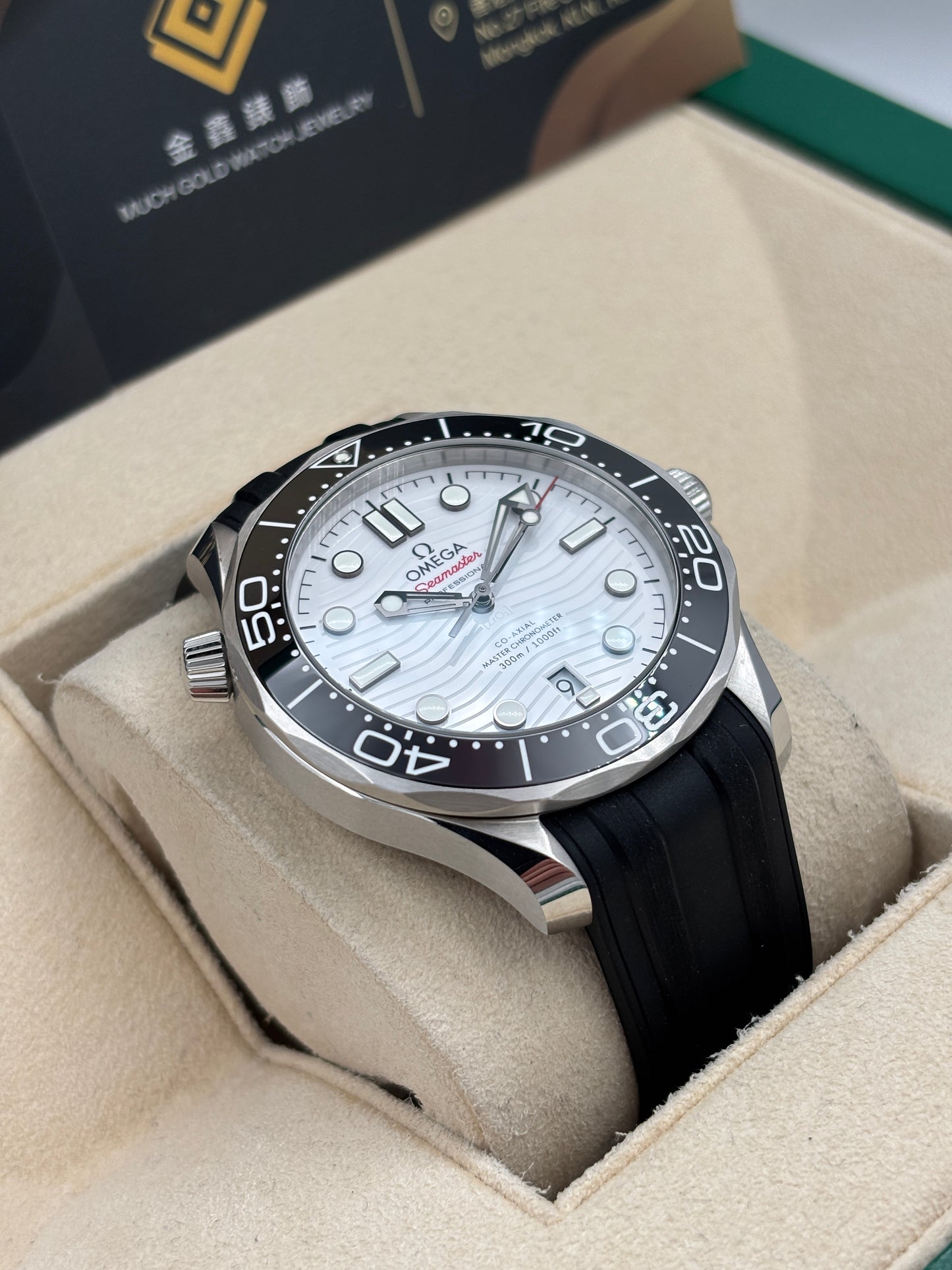全新 NEW  OMEGA 歐米茄 SEAMASTER 210.32.42.20.04.001 白色 2026年2月 全套 FULL SET
