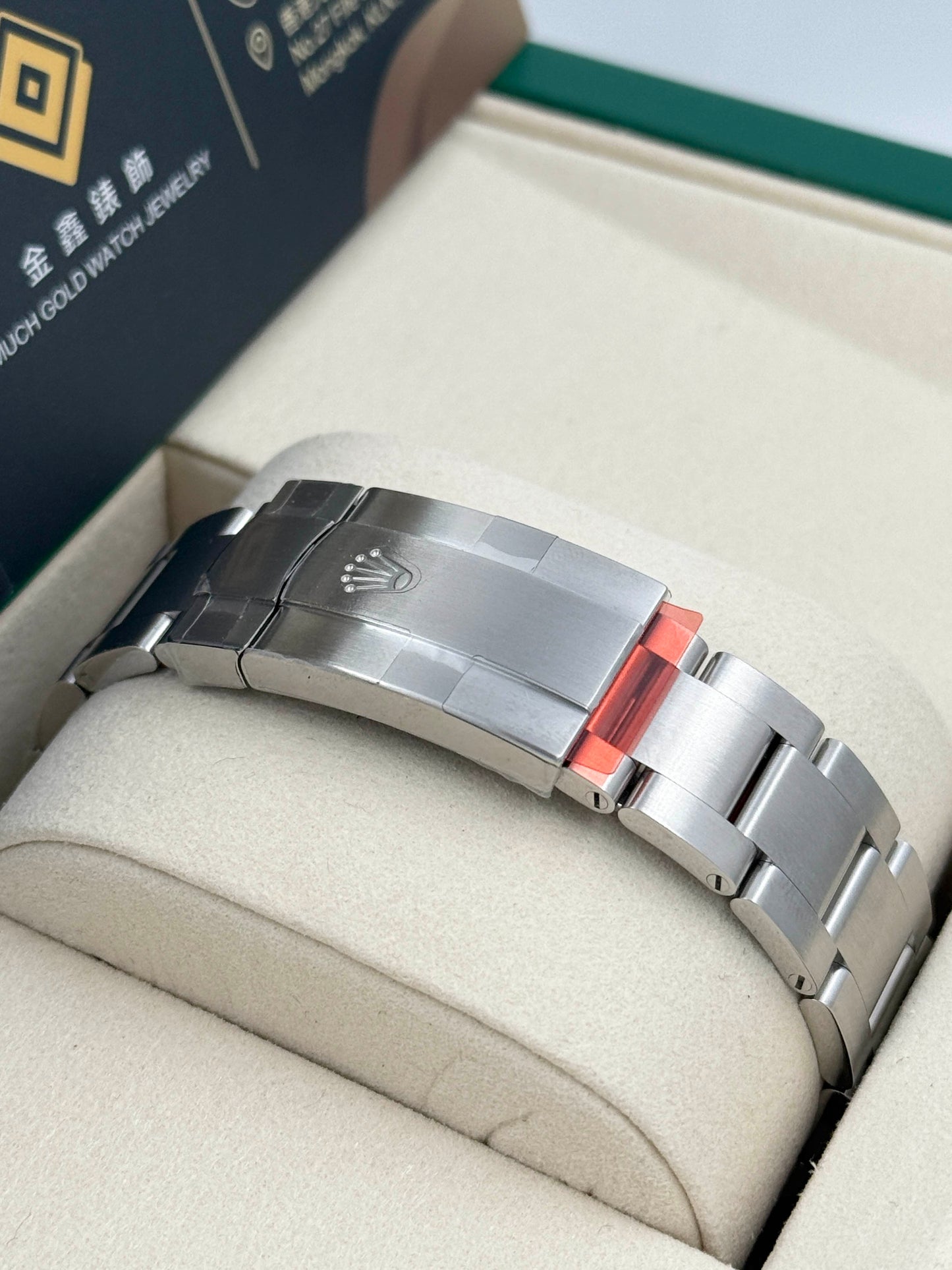 全新 NEW ROLEX 勞力士 OYSTER PERPETUAL 134300 2025年 藍面 全齊原裝膠紙