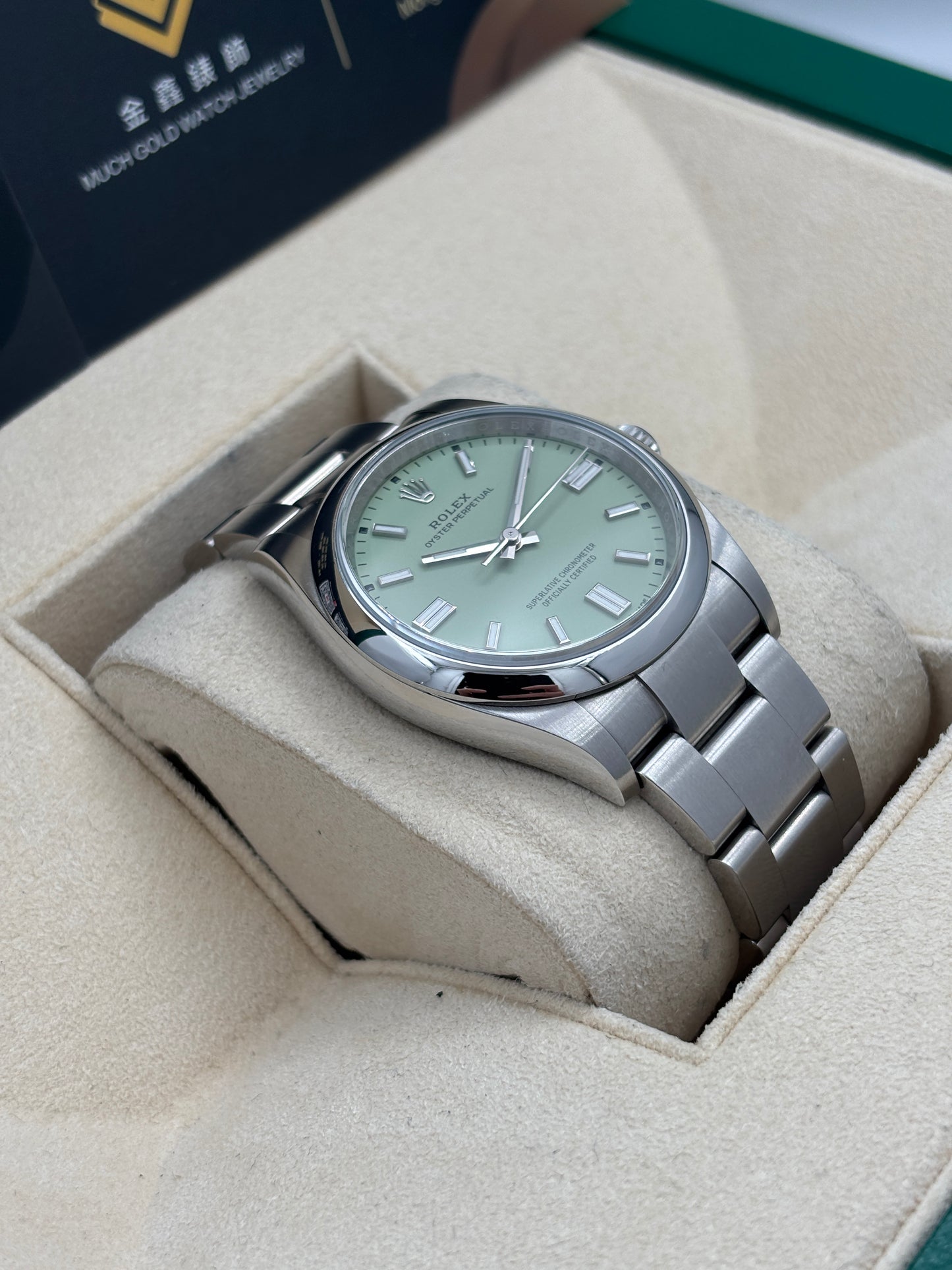 [SOLD OUT]二手 USED  ROLEX 勞力士 OYSTER PERPETUAL 126000 開心果綠 2025年11月 全套 FULL SET AD單