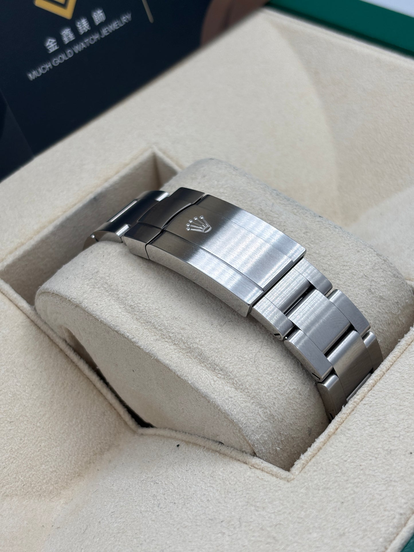 [SOLD OUT]二手 USED  ROLEX 勞力士 OYSTER PERPETUAL 126000 開心果綠 2025年11月 全套 FULL SET AD單