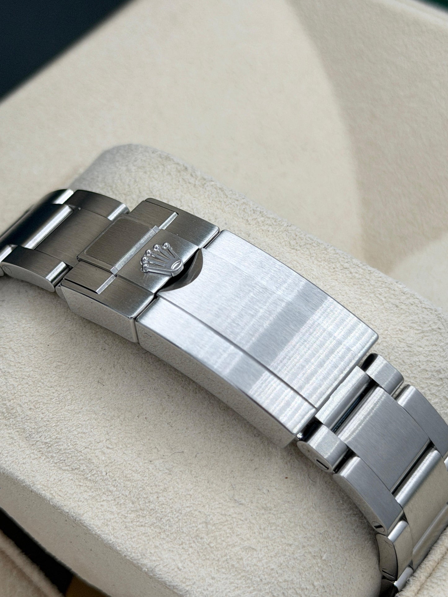 二手 USED ROLEX 勞力士 EXPLORER II 216570 2016年10月 白色 未打磨 少量膠紙 全套 FULL SET